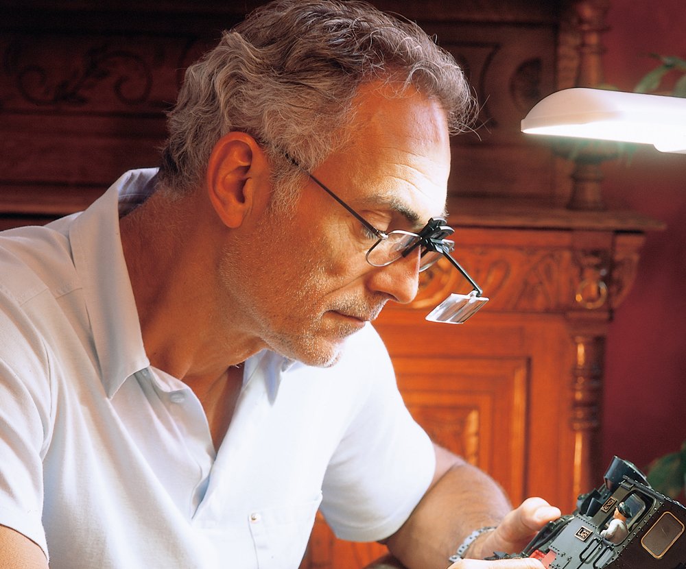 Eschenbach 1646 25 Glasses Clip Loupe, Lab Clip, Binocular Type, 2.5X Magnification, 1 Set Of 1 Lens