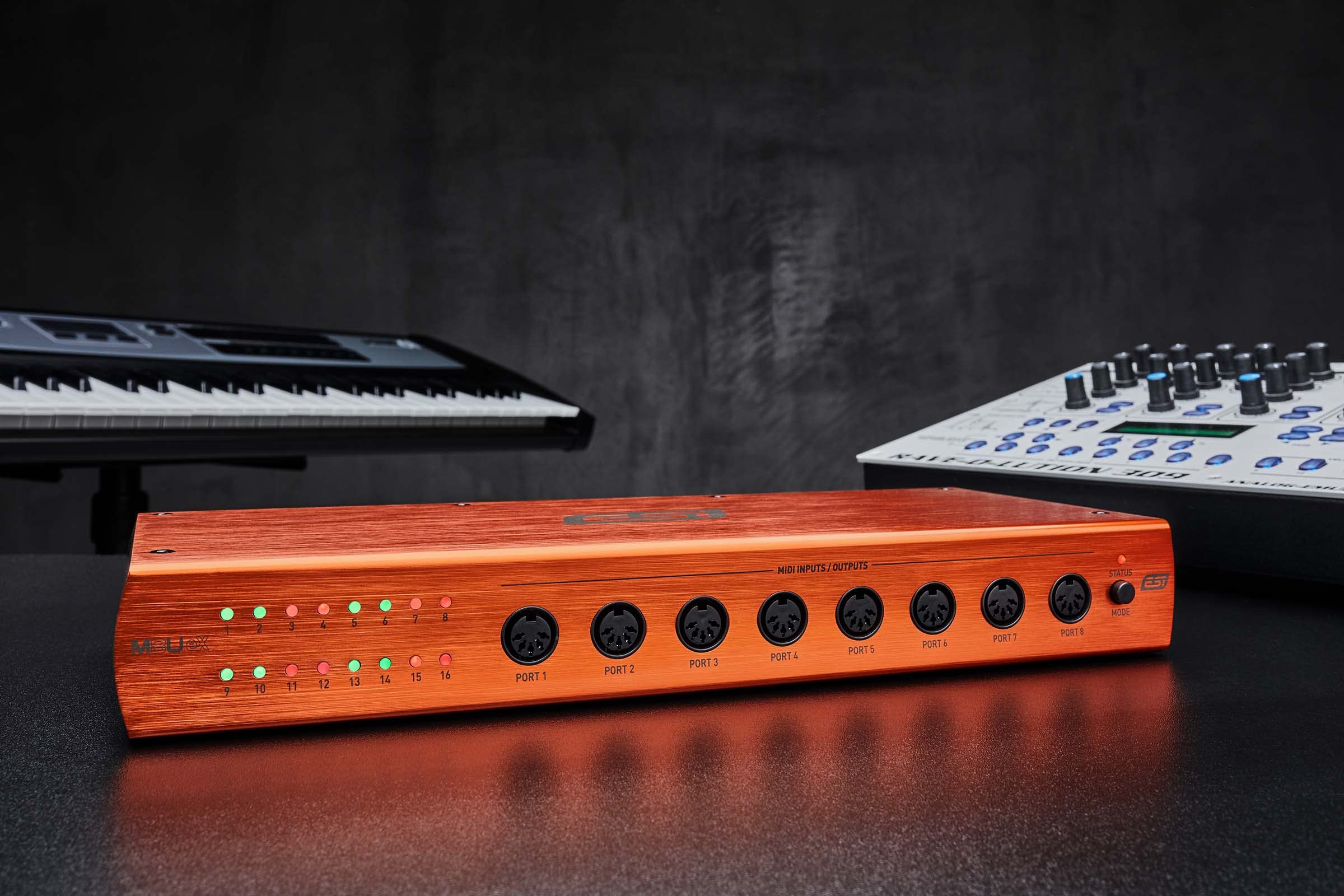 Esi M8U Ex: 16-Port Usb 3.0 Midi Interface - Class-Compliant, Plug-And-Play Connectivity For Pc/Mac, With Standalone Functionali