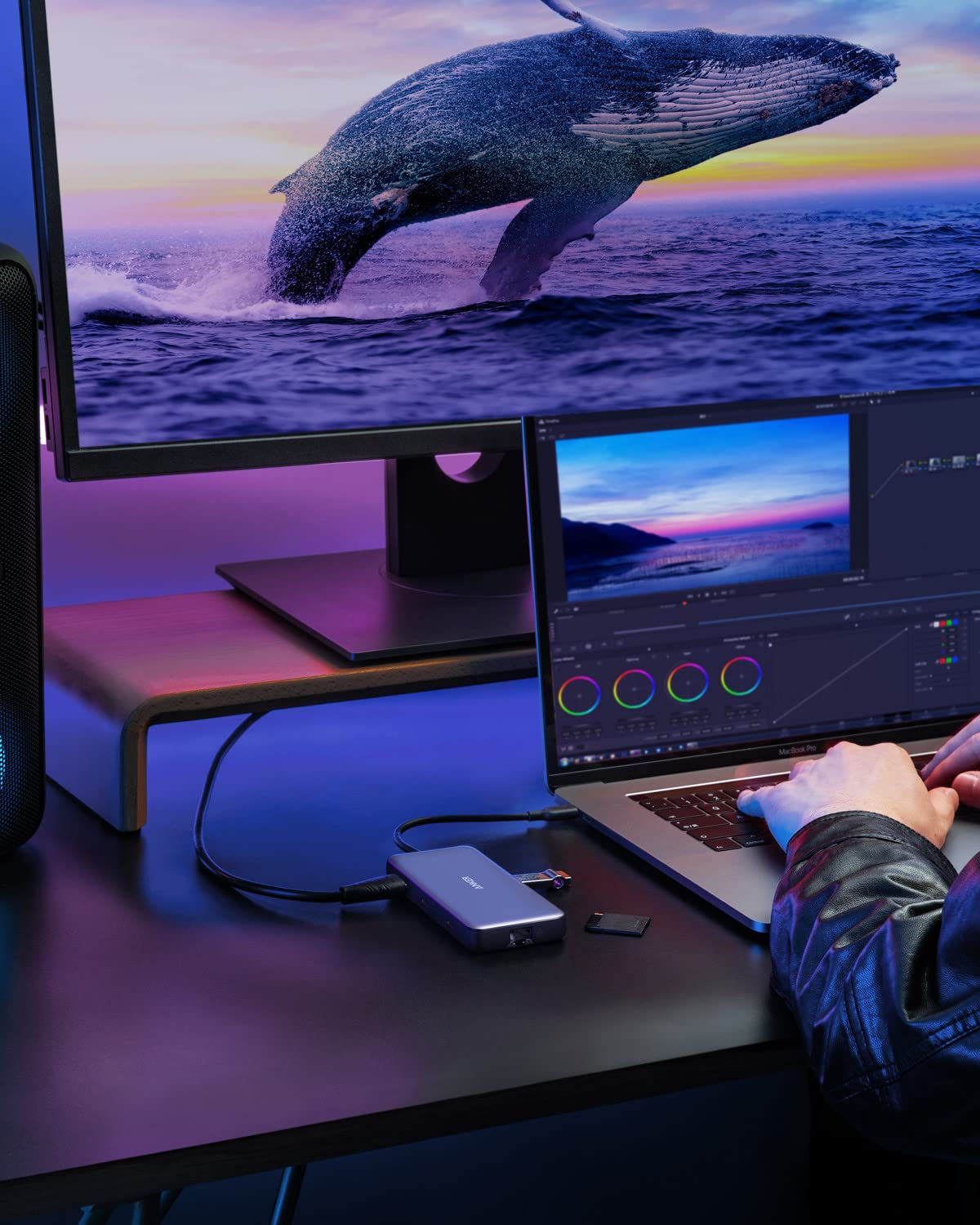 Anker 555 Usb-C Hub (8-In-1) For Notebook/Monitor - Memory Card Reader - Microsd, Sd - 100W - 4K 3840X2160 - 2 Usb-A Ports - 1 U