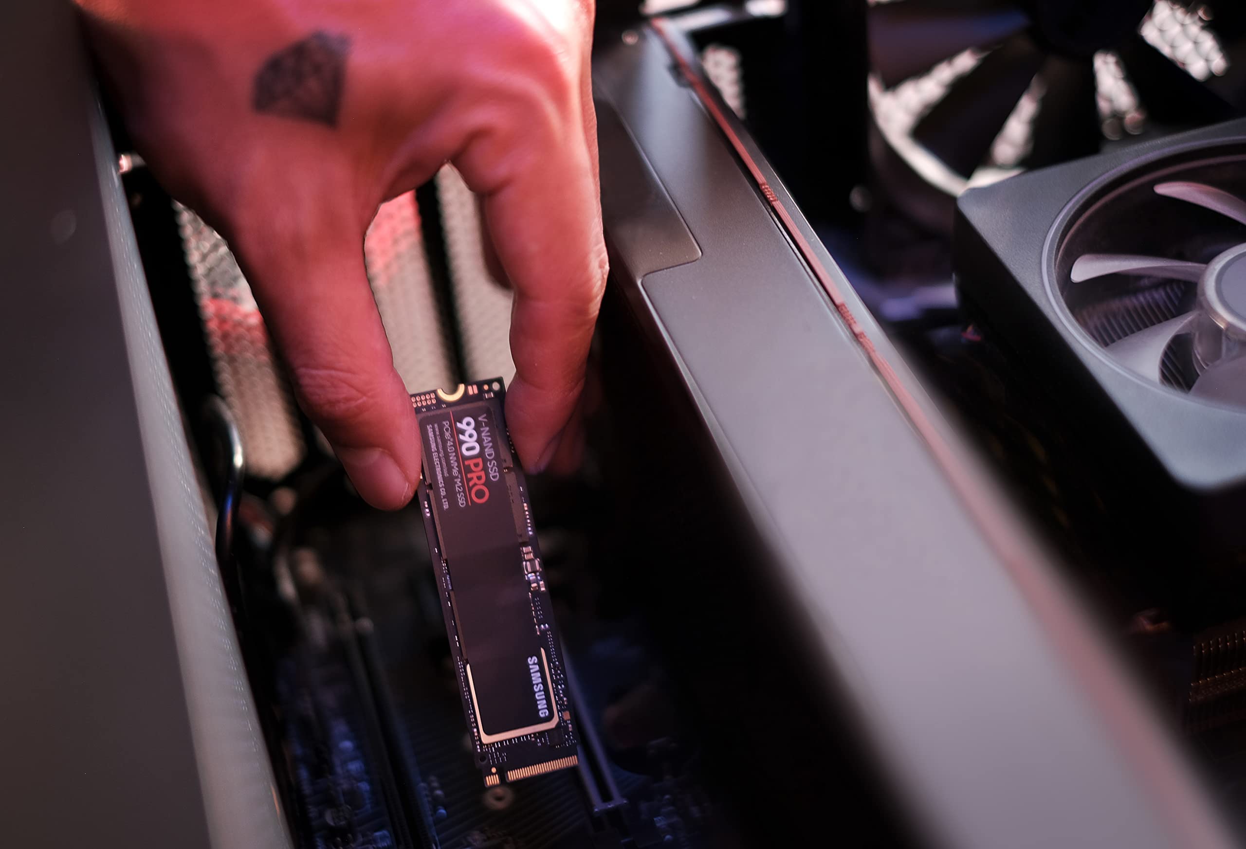 Samsung 990 PRO NVMe M.2 SSD 2TB, PCIe 4.0, 7450 MB/s Read, 6900 MB/s Write, Black, Model MZ-V