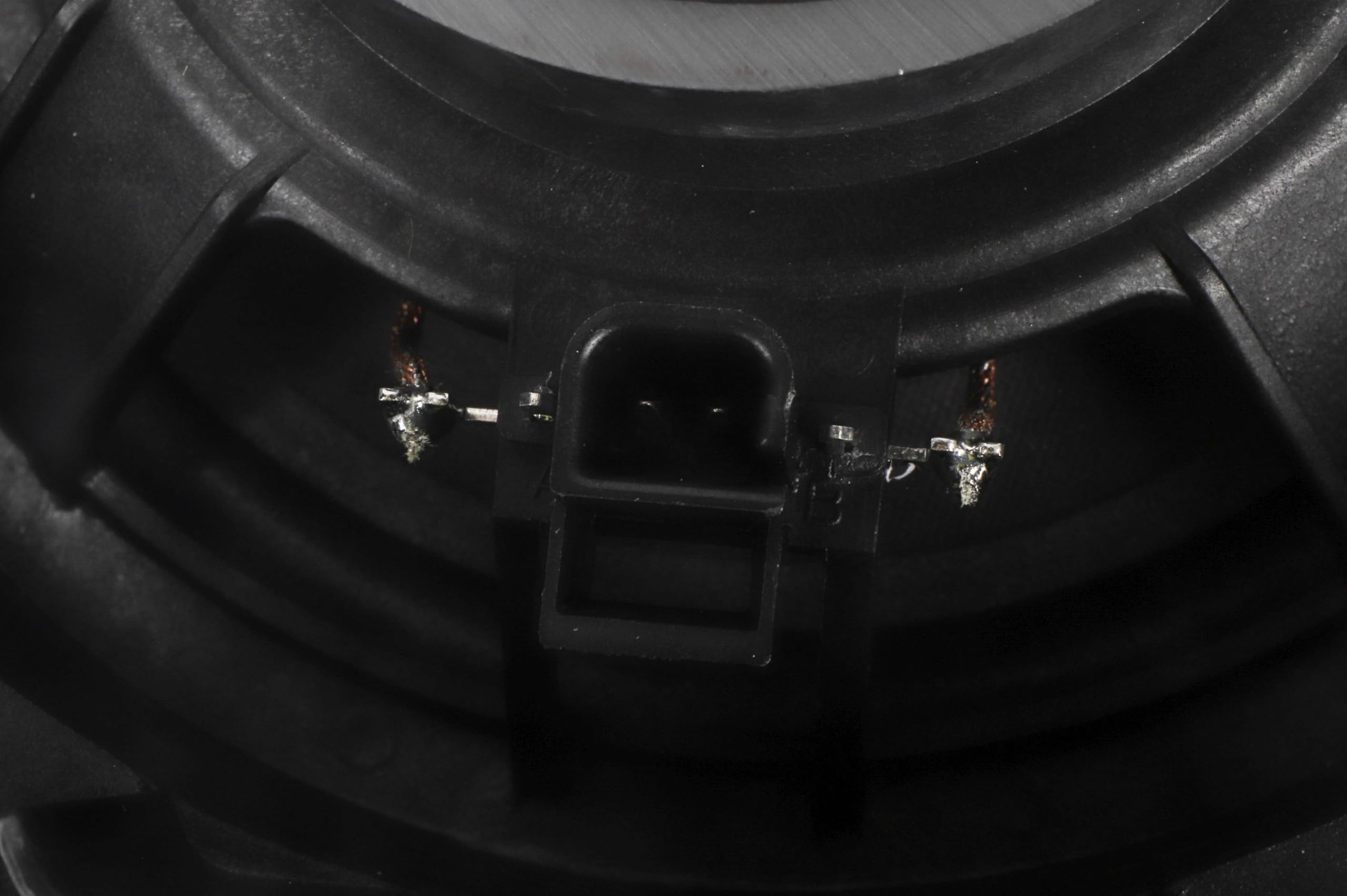 Gm Genuine Parts 10338537 Front Door Radio Speaker