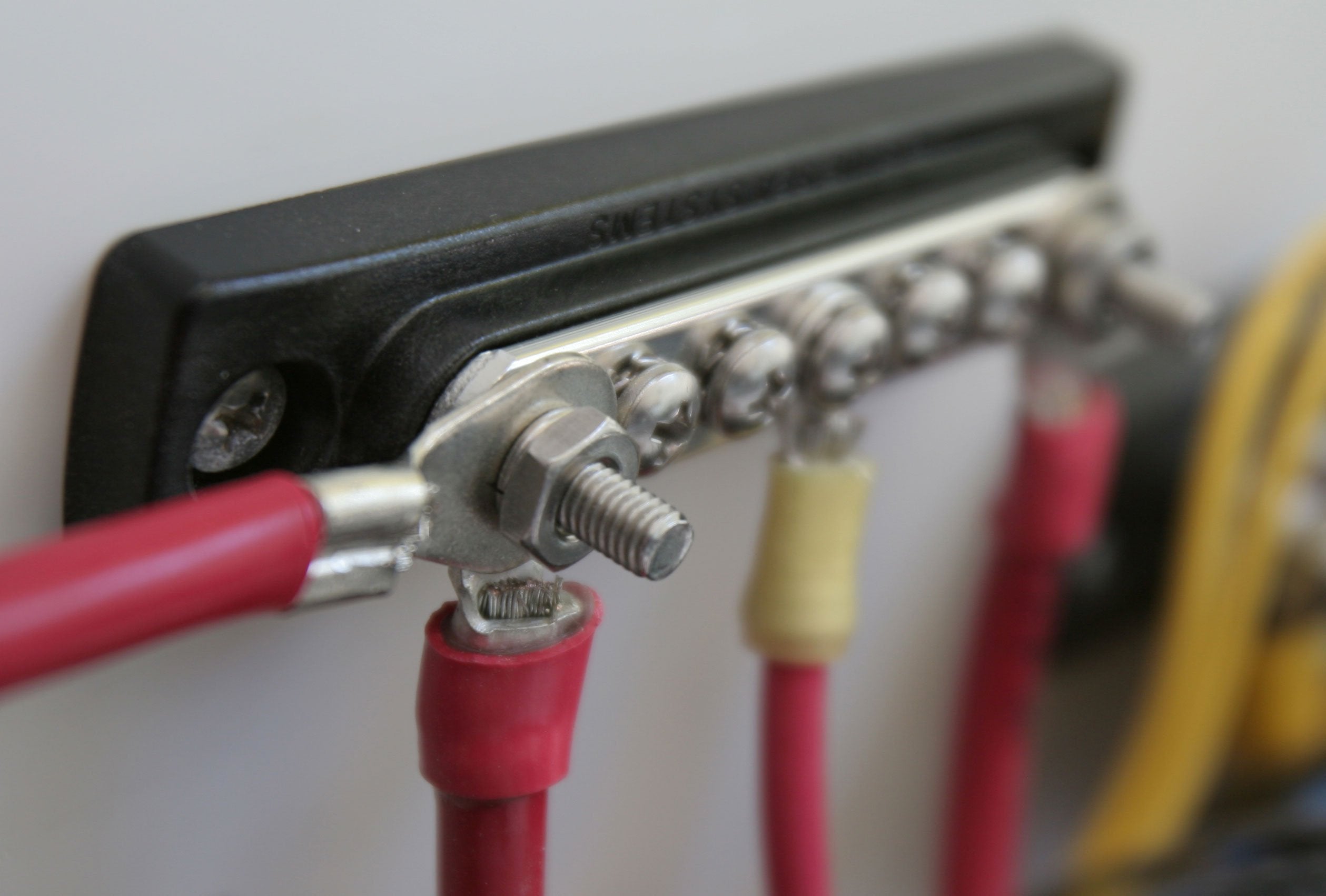 Blue Sea Systems 100 Amp Mini Busbar With 5 Screws, 2304