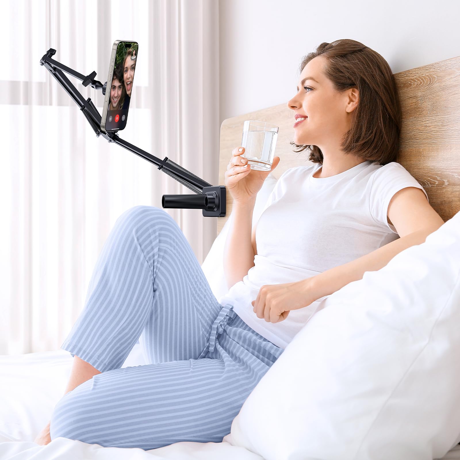 UGREEN Phone Desk Mount - Magnetic iPhone Holder for MagSafe, Sturdy Gooseneck Arm, Compatible with iPhone 17/16/15/14/13/12 Pro Max