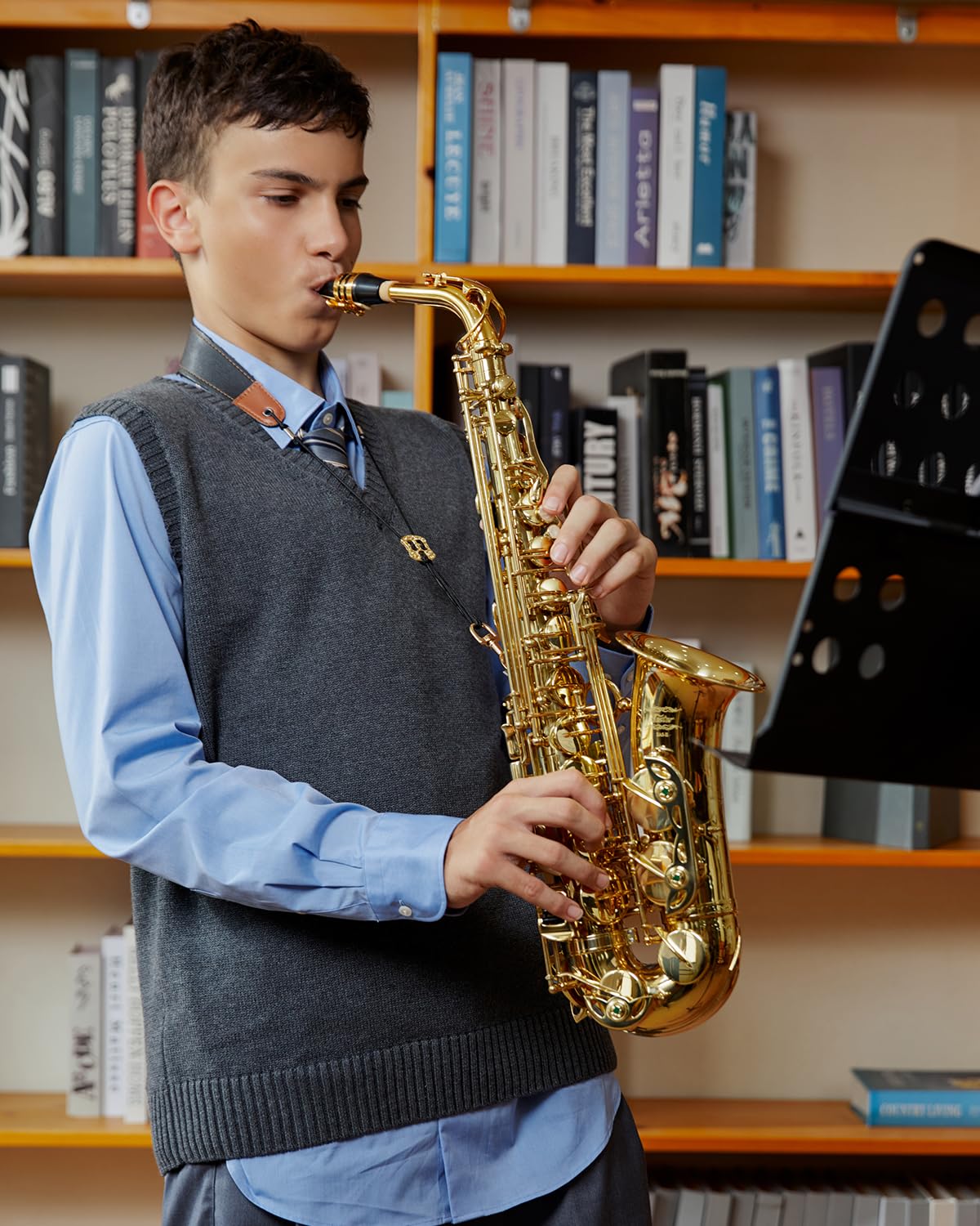 Eastar Student Alto Saxophone E Flat For Beginner Sax Full Kit With Carrying Case, Mouthpiece, Straps, Reeds, Stand, Golden Lacq