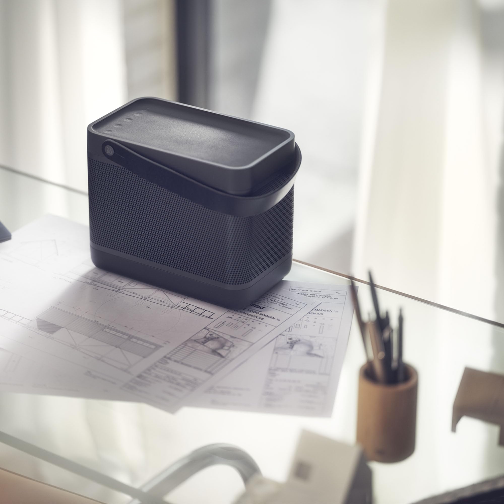 Bang & Olufsen Beolit 20 Powerful Portable Wireless Bluetooth Speaker, Anthracite