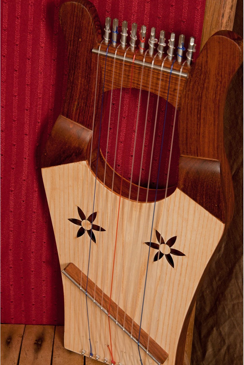 Mid East Mini Kinnor Harp   Light