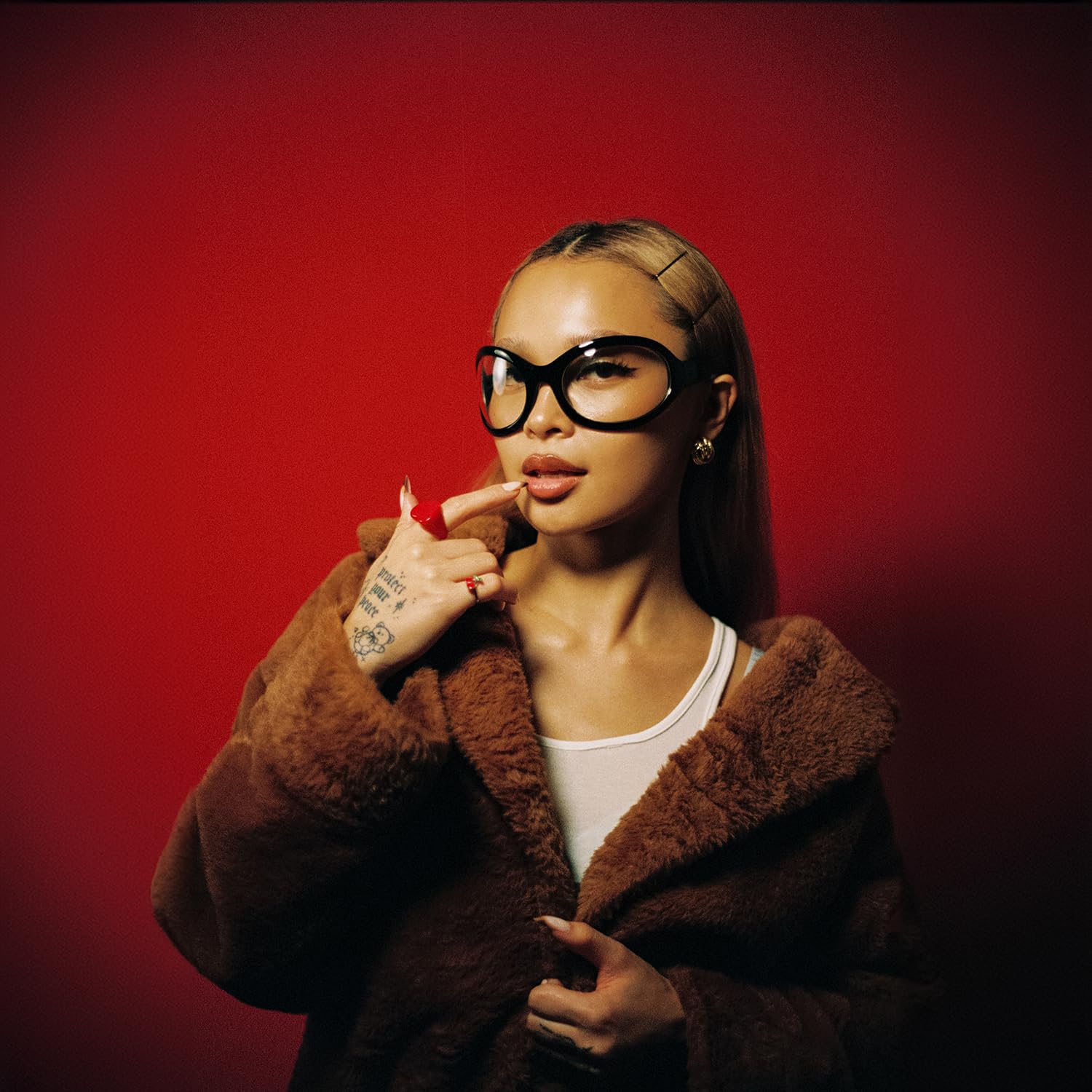 Kate Seamless Paper Backdrop Red Paper Backdrop Seamless Backdrop Paper Rolls (53''X16.4' Scarlet)