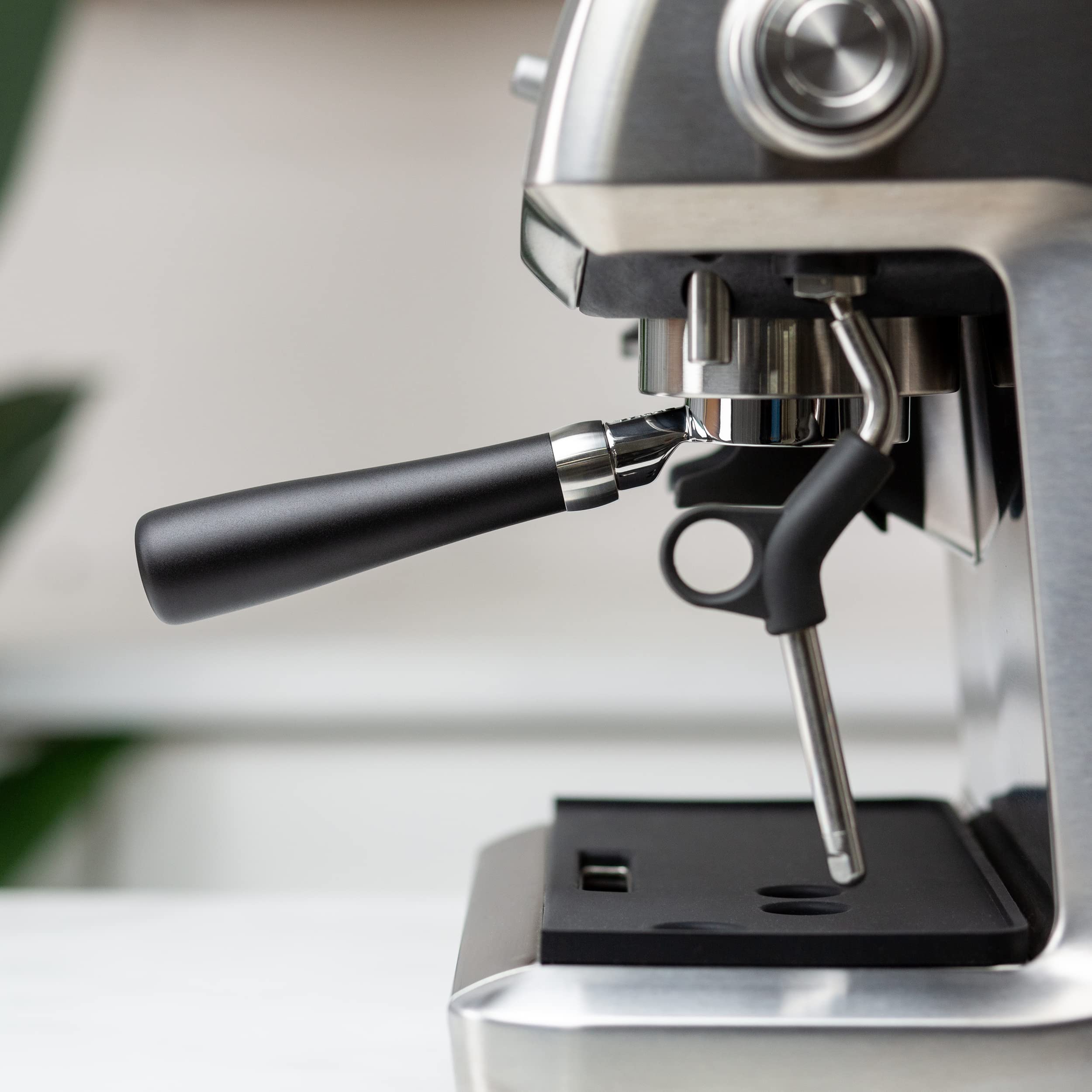 Crema Coffee Products   54Mm Bottomless Naked Portafilter   Filter Basket Included   Compatible With 54Mm Breville Machines, Mat