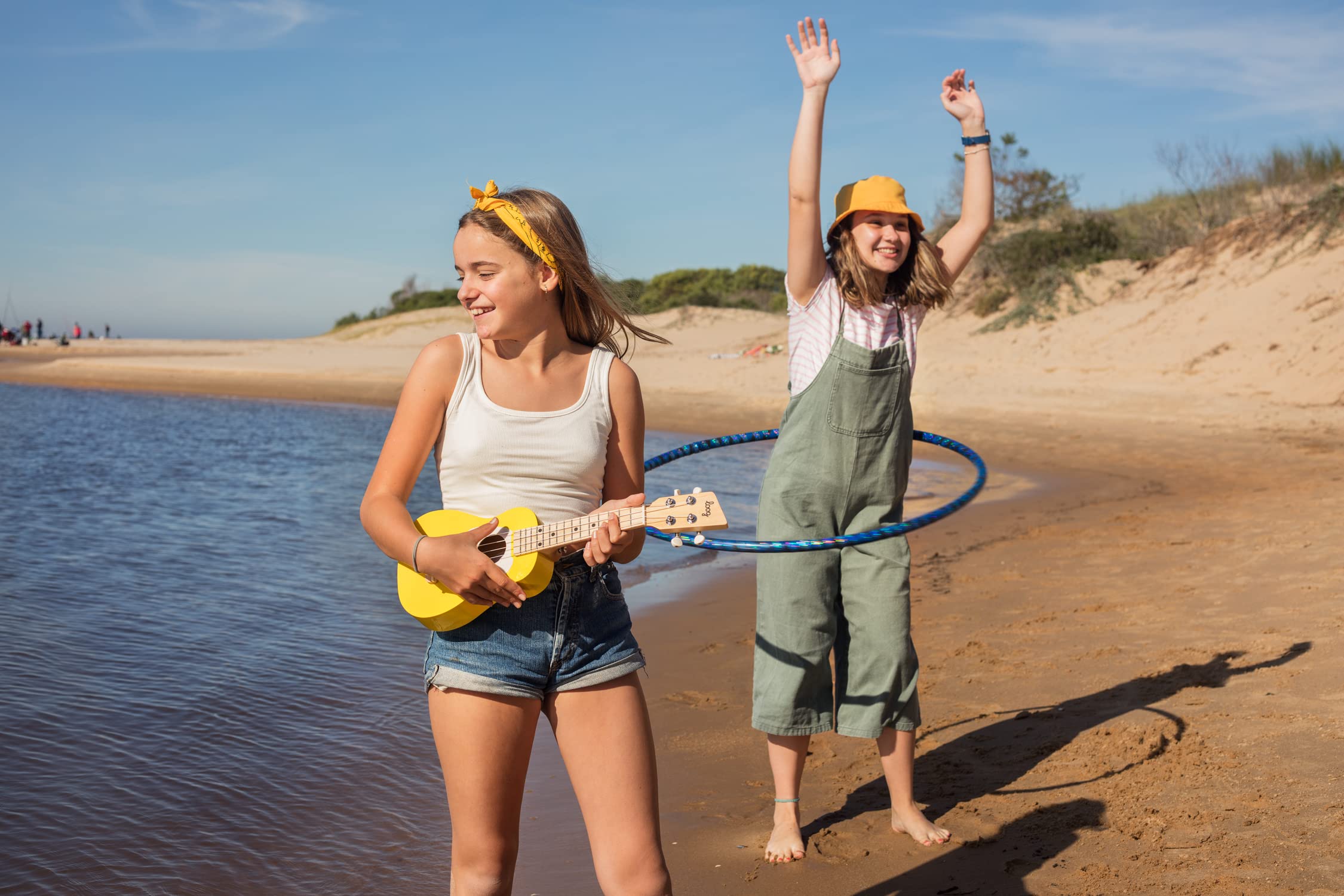 Loog Wood Soprano Ukulele For Kids & Beginners, App & Lessons, All Ages (Yellow)