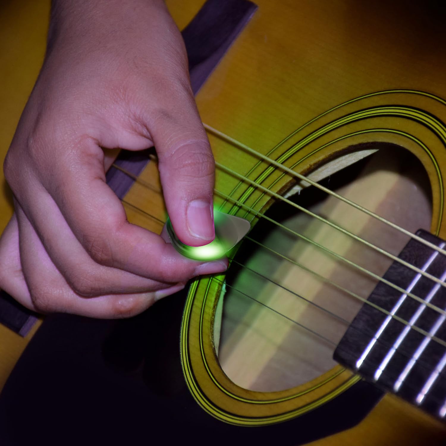 Auto Led Glowing Guitar Picks   Light Up Guitar Pick, For Unmatched Musical Experience, 0.6Mm (White)