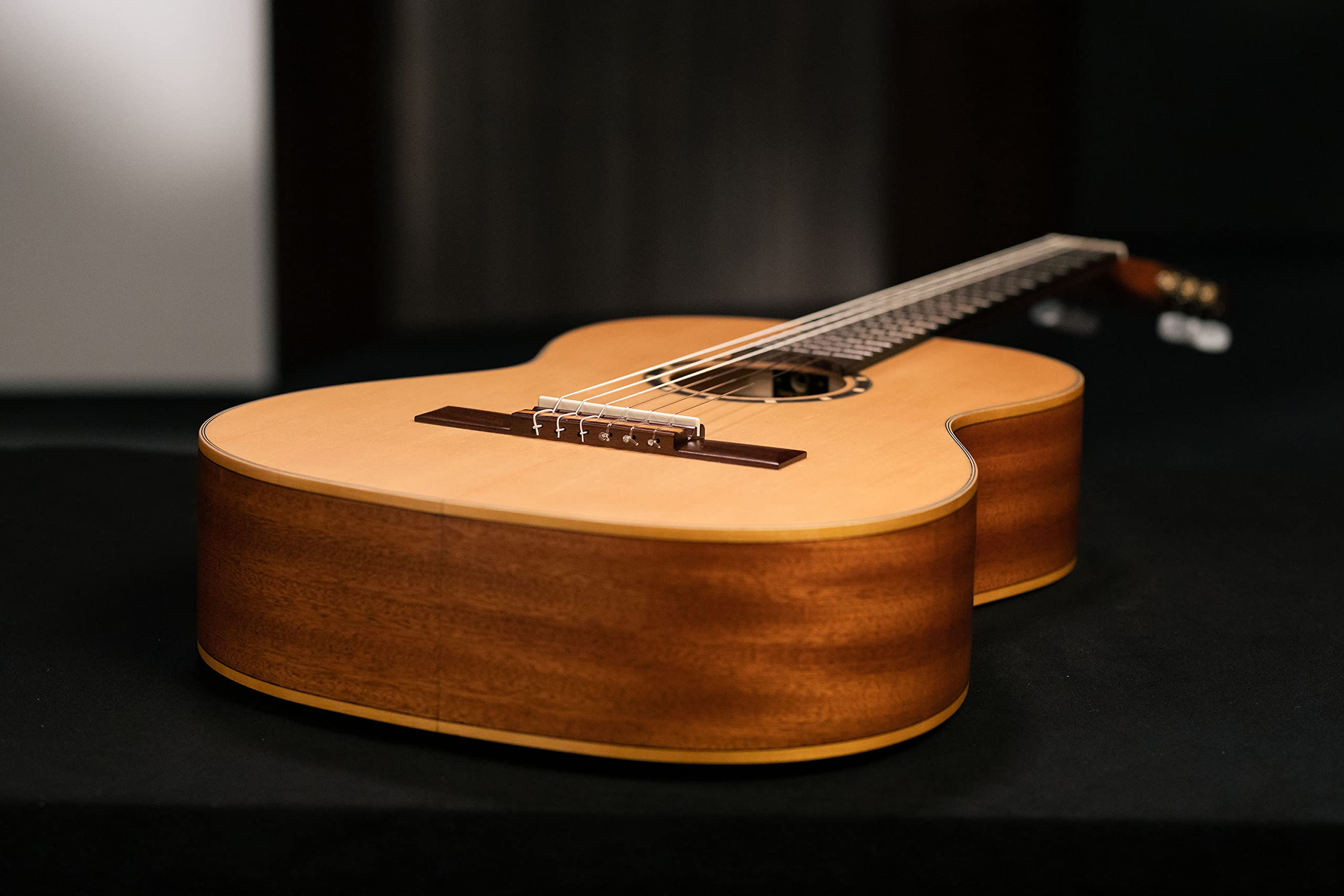 Ortega Guitars 6 String Family Series 7/8 Size Nylon Classical Guitar W/Bag, Right, Spruce Top-Natural-Satin, (R121-7/8)