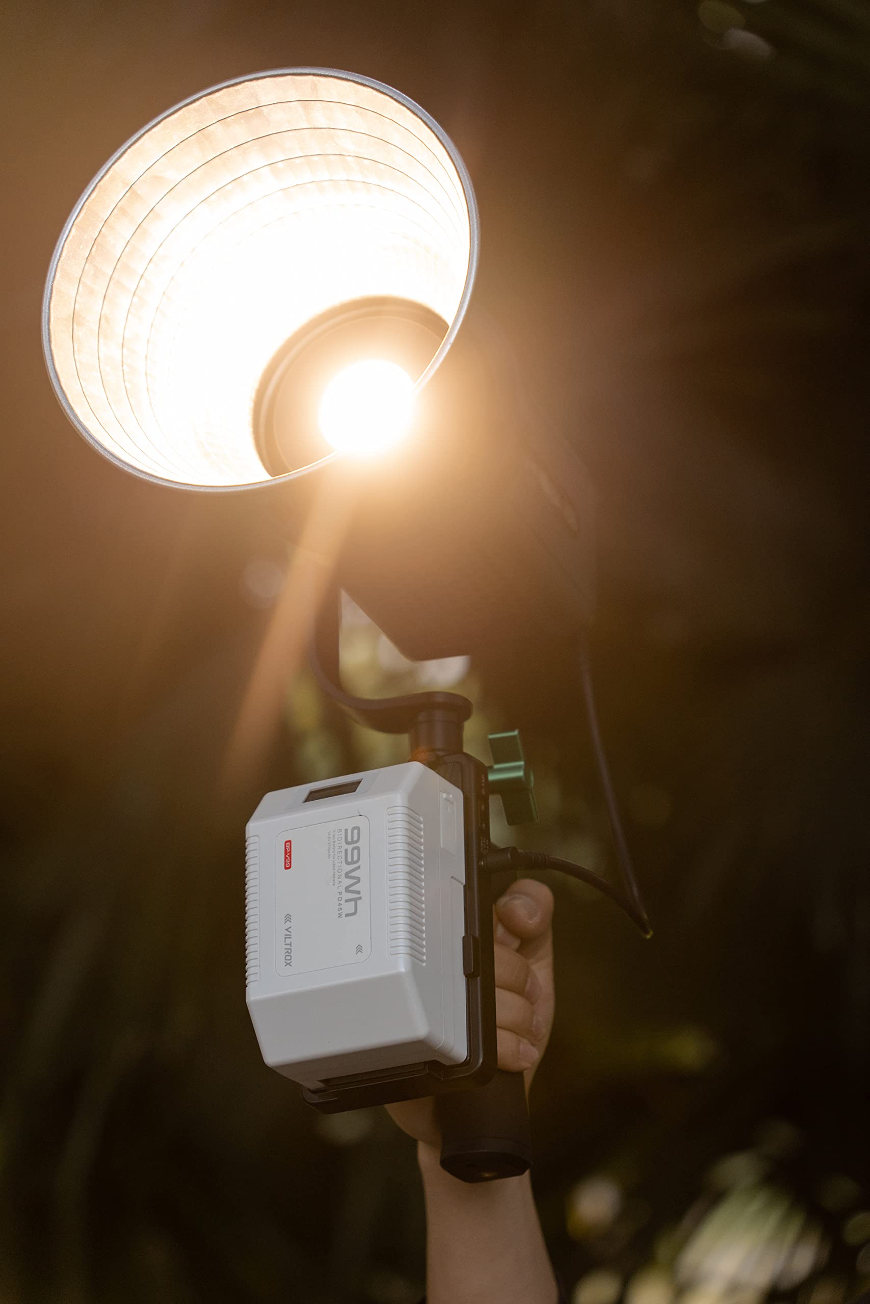 99Wh Viltrox V Mount Battery, 99Wh 14.8V Mini V-Mount Battery Support 45W Pd Usb-C Fast Charger, Bp 10A Output, With D-Tap, Type