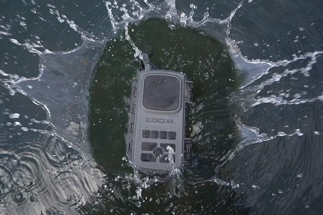 Ecoxgear Floating Bluetooth Speaker With Waterproof Dry Storage For Your Smartphone: Ecoextreme 2 (Gray)