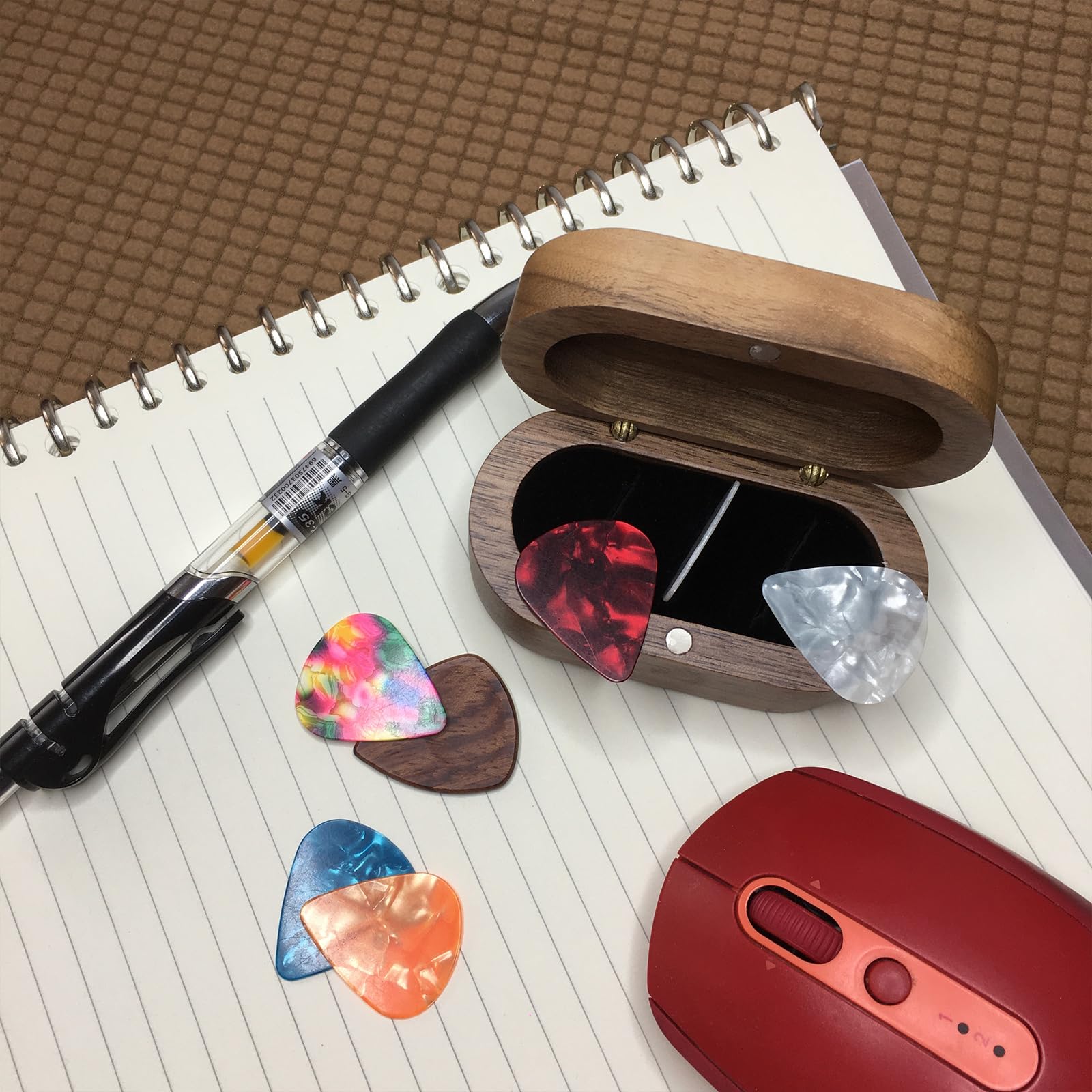 Mylywoo Walnut Guitar Pick Holder Set With 1 Rosewood Pick And 6 Celluloid Picks In 3 Thicknesses, Mini Jewelry Box, Brown Woode