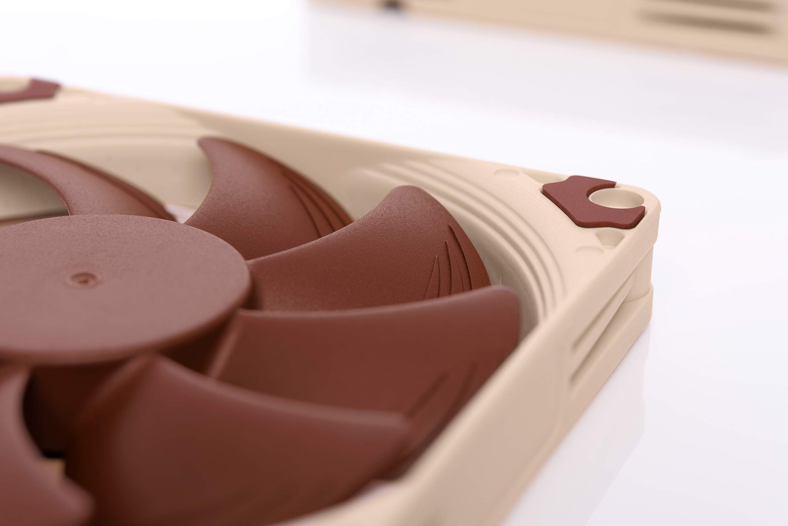 Noctua Nf-A9X14 Pwm, Premium Quiet Fan, 4-Pin (92X14Mm, Brown)