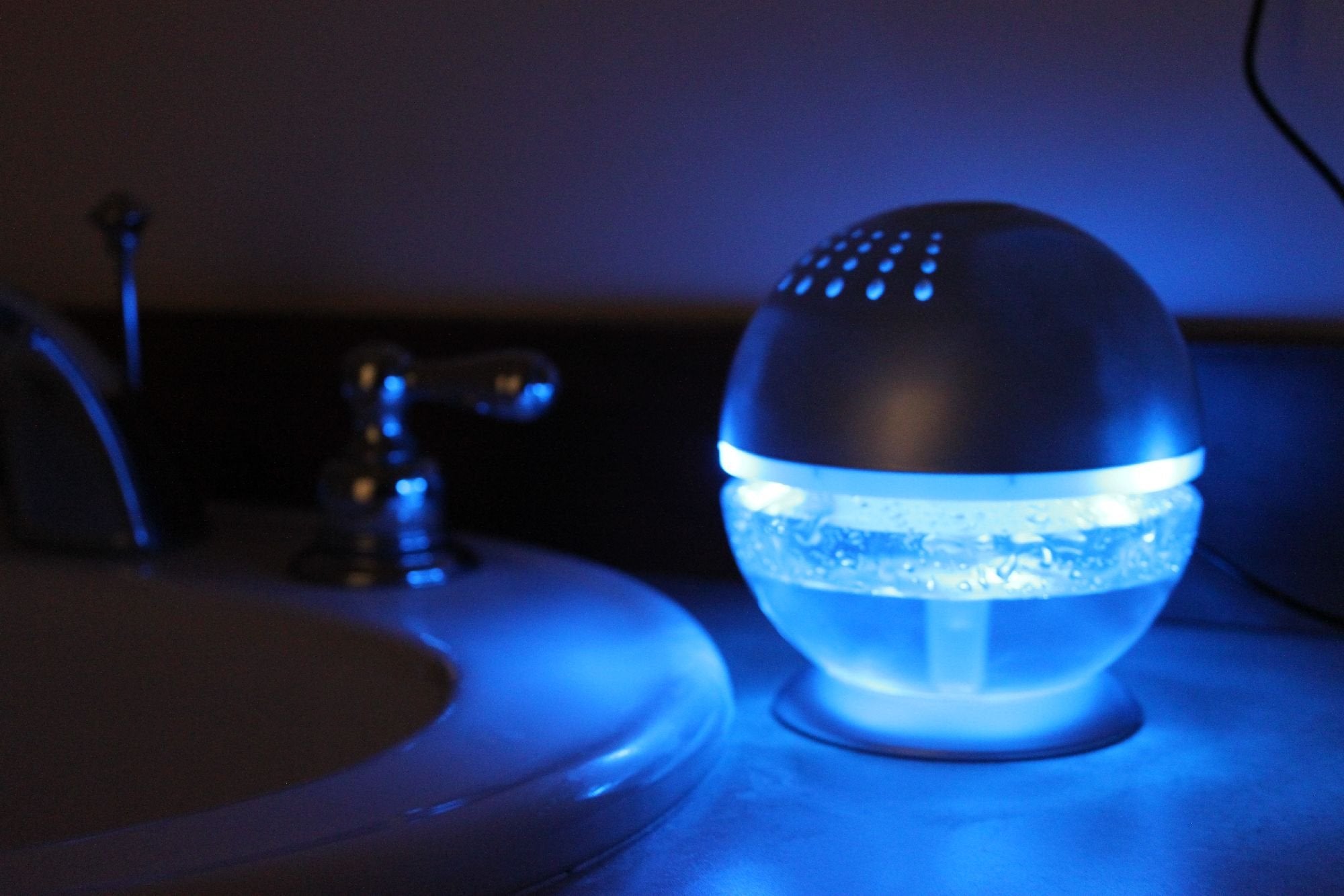 Ecogecko Little Squirt Air Revitalizer, 4.25''D X 5''H, Black