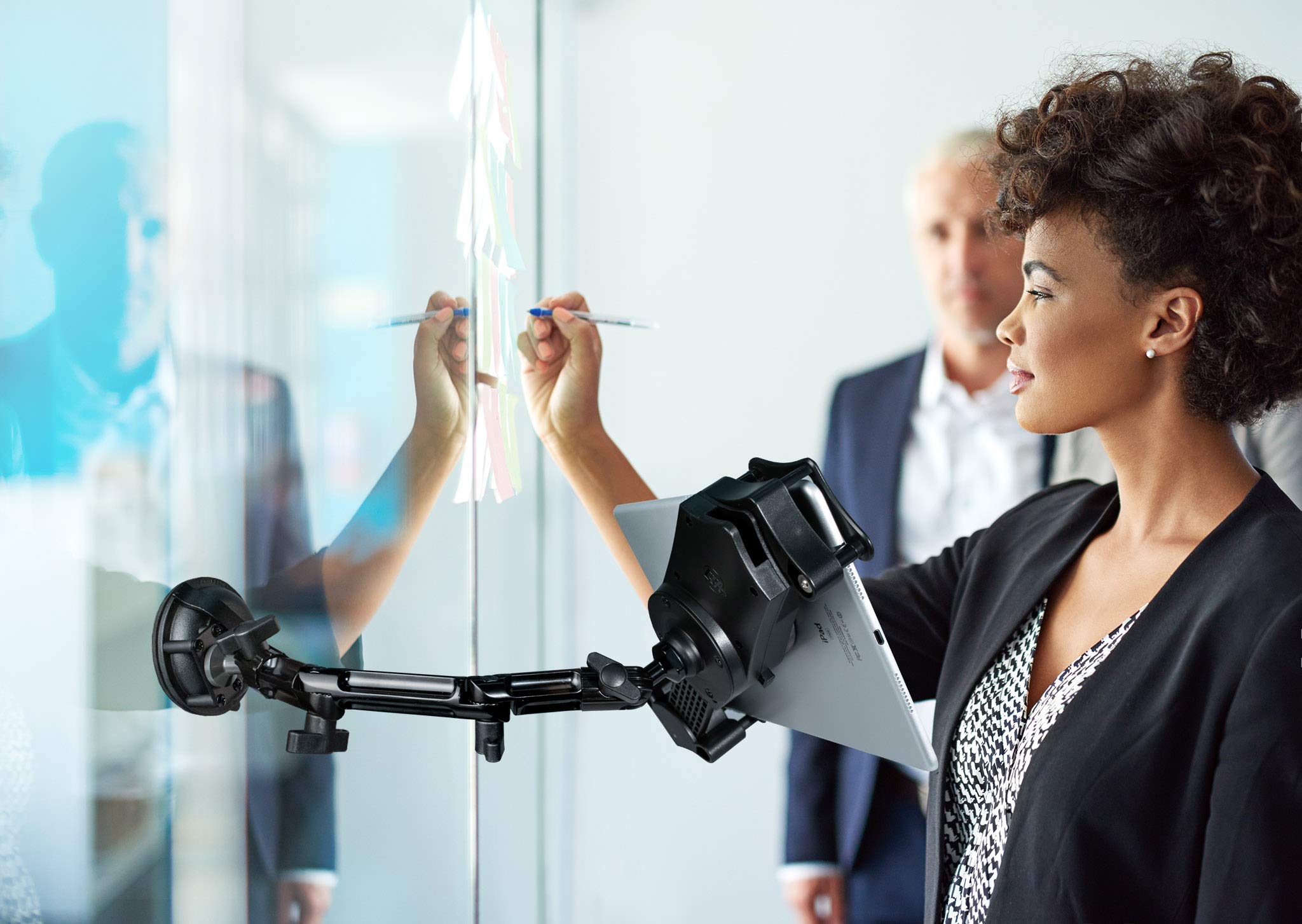 Custom Suction Mount - Cta Custom Angle-Adjustable Flex Suction Mount That Sticks To Flat Surfaces For Ipad 10Th Gen 10.9 - Ipad