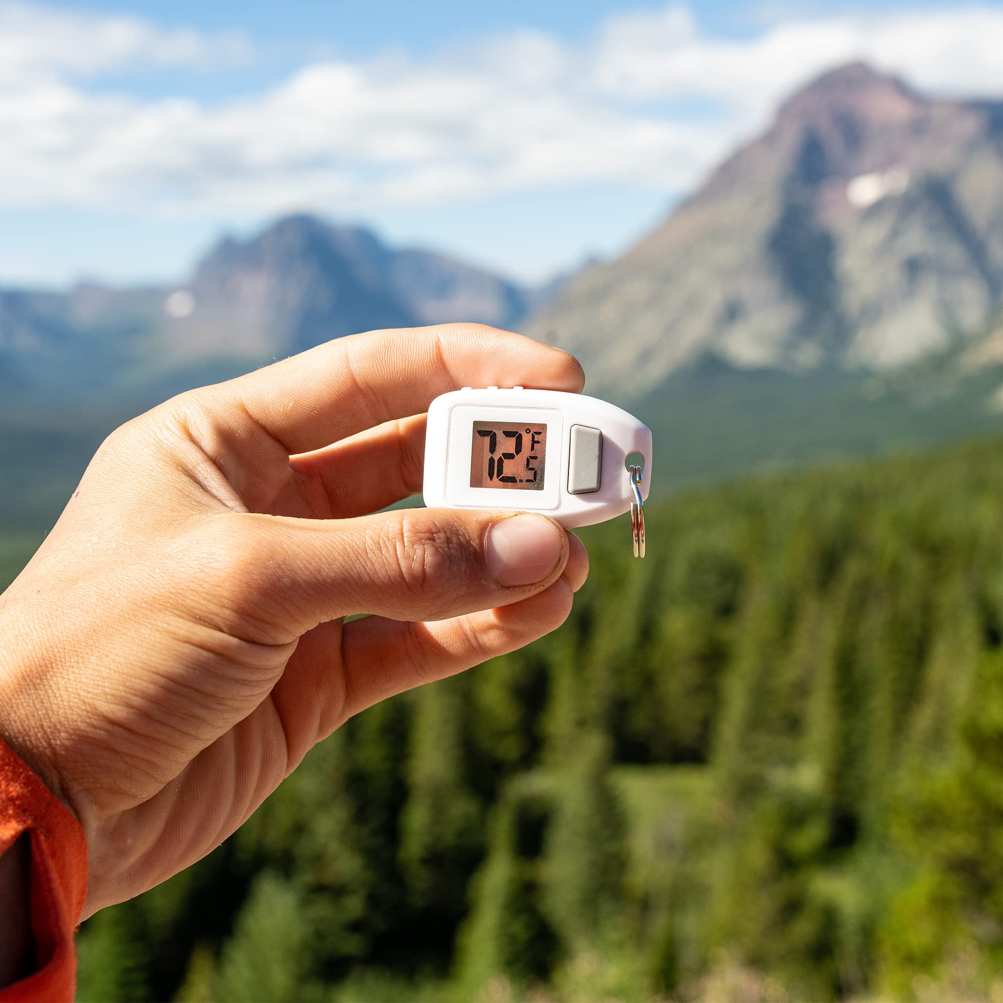 Sun Company Digital Zipogage   Compact Zipperpull Digital Thermometer | For Skiing, Snowboarding, Cold Weather Camping, Snowshoe