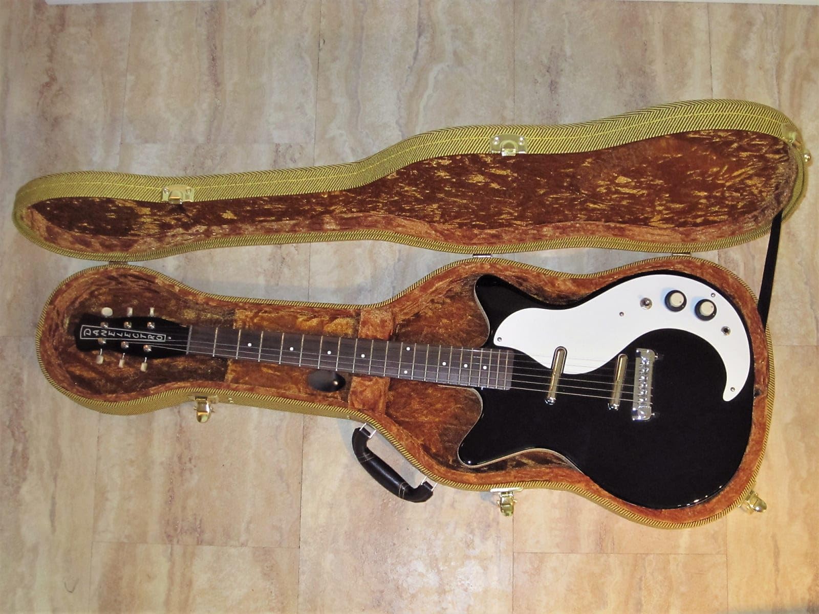 Electric Guitar Case For Fender Stratocaster Telecaster Strat, Tele, Epiphone Coronet, Rickenbacker 610 And More Douglas Egc-450