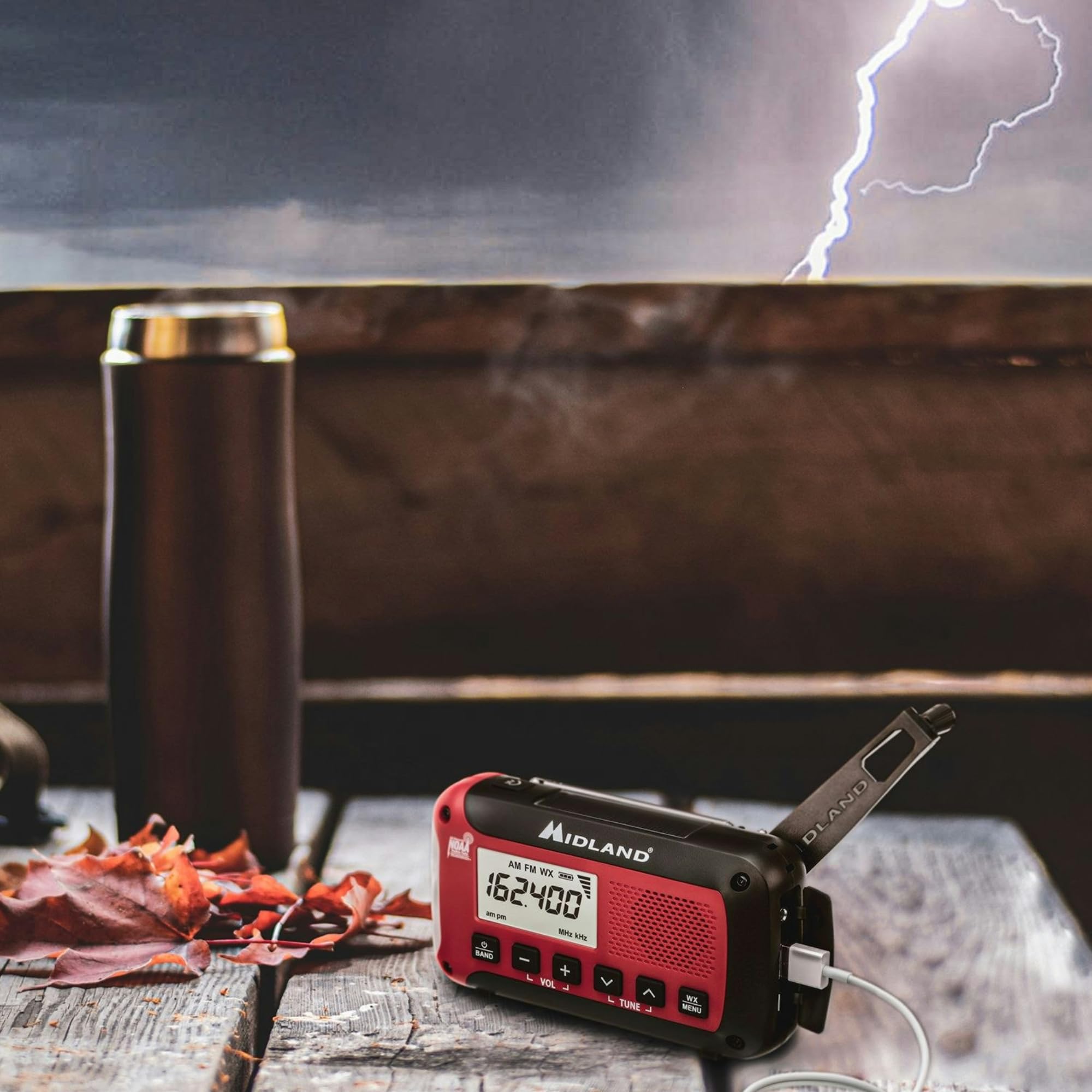 Midland Er50 Emergency Radio With Weather Alert And Flashlight   Hand Crank Or Solar Power Noaa Weather Radio For Home Or Travel With Am/Fm Tuner