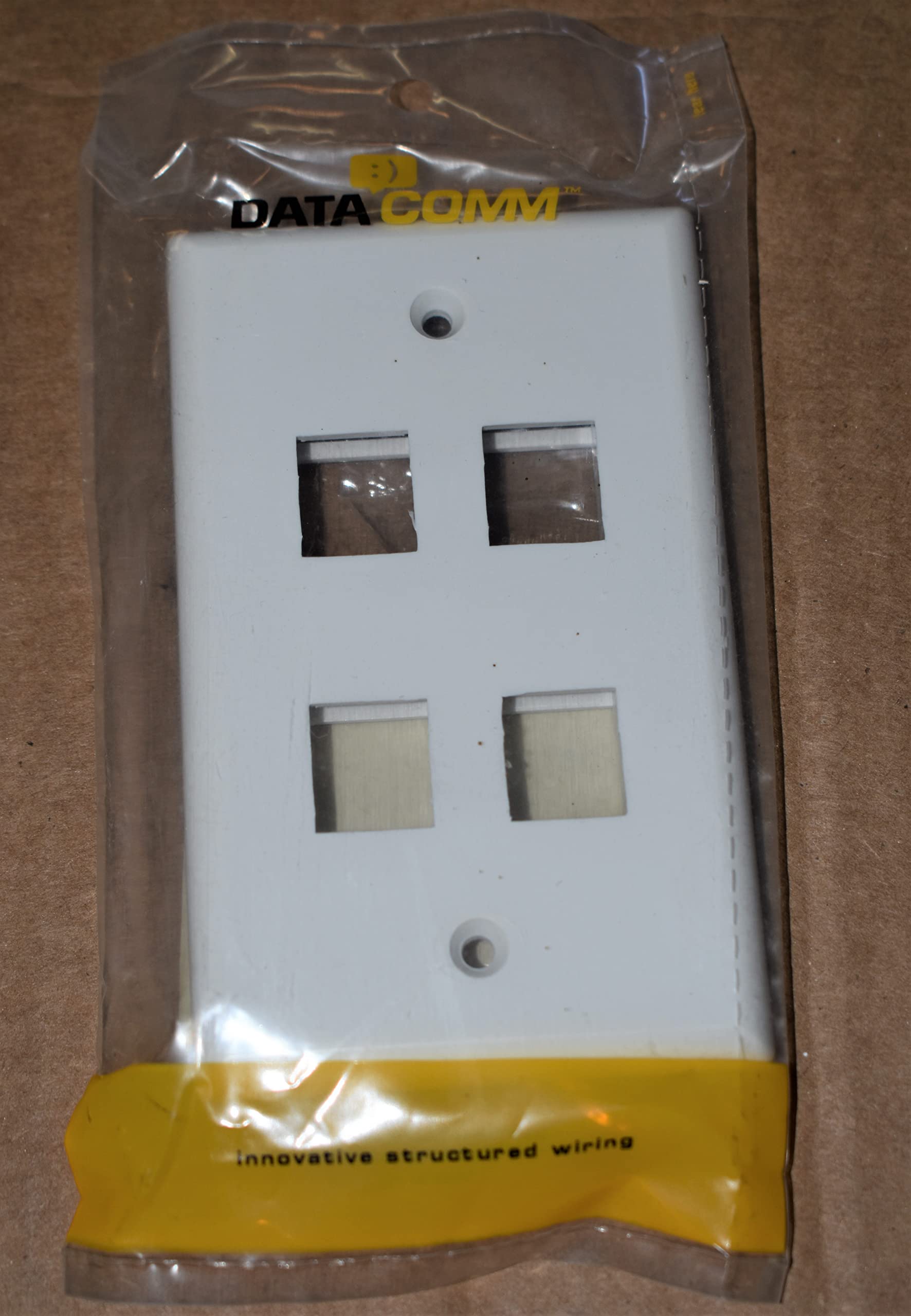 Datacomm 203004 Wh Electronics 20 3004 Wh 4 Port Standard Size Keystone Wall Plate (White)