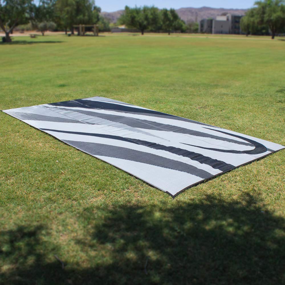 Stylish Camping Ga1 Reversible Graphic Patio Mat-8 X 12, Black/Silver