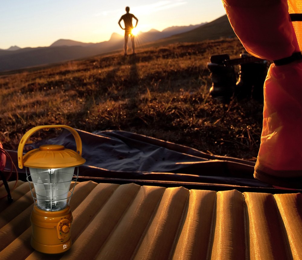 Pyle Portable Multifunctional Hand Crank Lantern   Portable Battery Operated Radio Lamp With Am/Fm Radio, Speaker, Powered By Aa