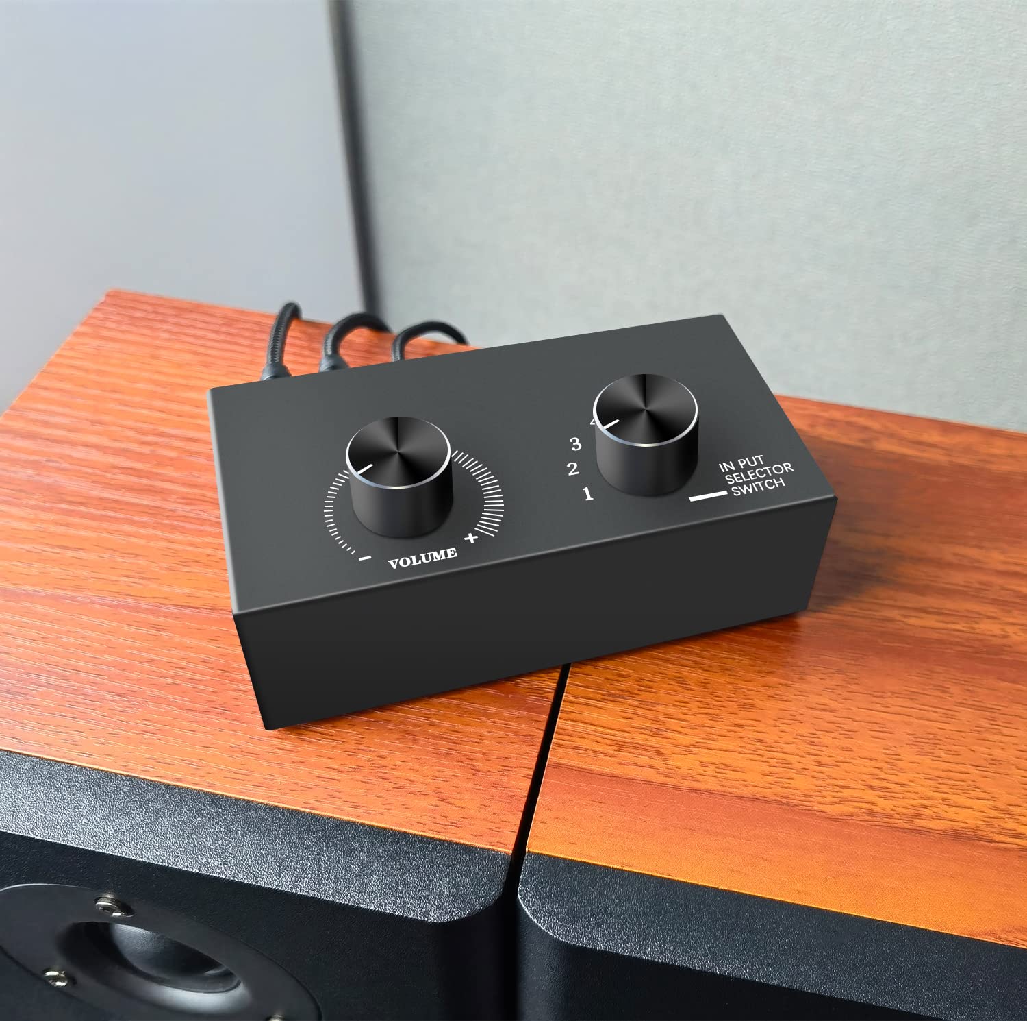 6 Way Audio Switcher, 3.5Mm (1/8'') Stereo Audio Switcher, Plug & Play Compatible With Pc, Laptop, Mp3, Mp4, Headphone, Game Sys