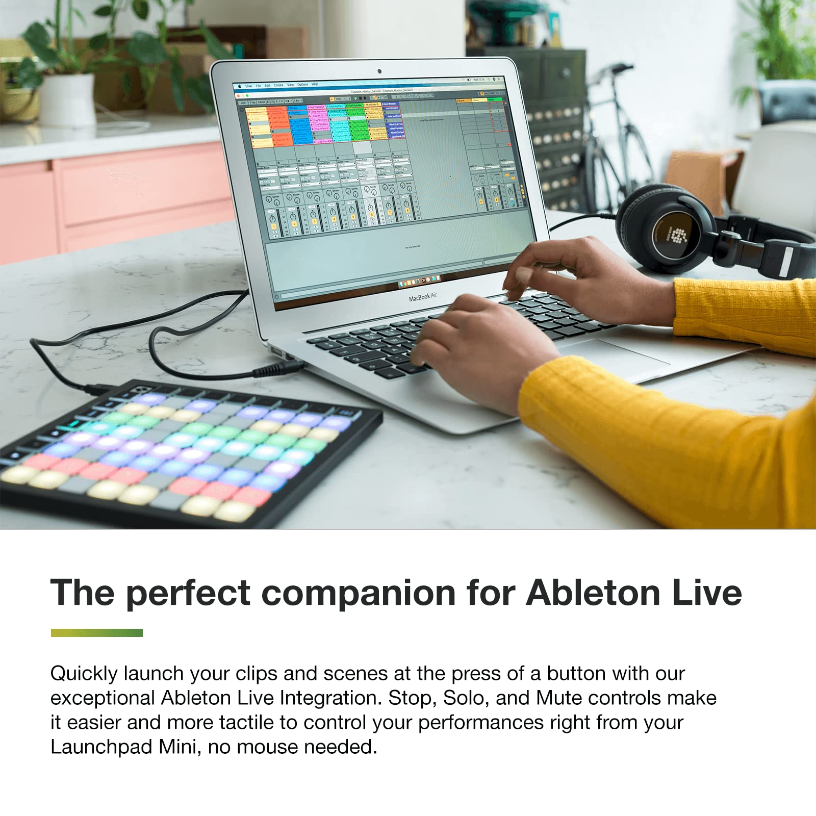 Novation Launchpad Mini Mk3]   Portable Midi 64 Pad, Usb Grid Controller For Ableton Live And Logic Pro Performances