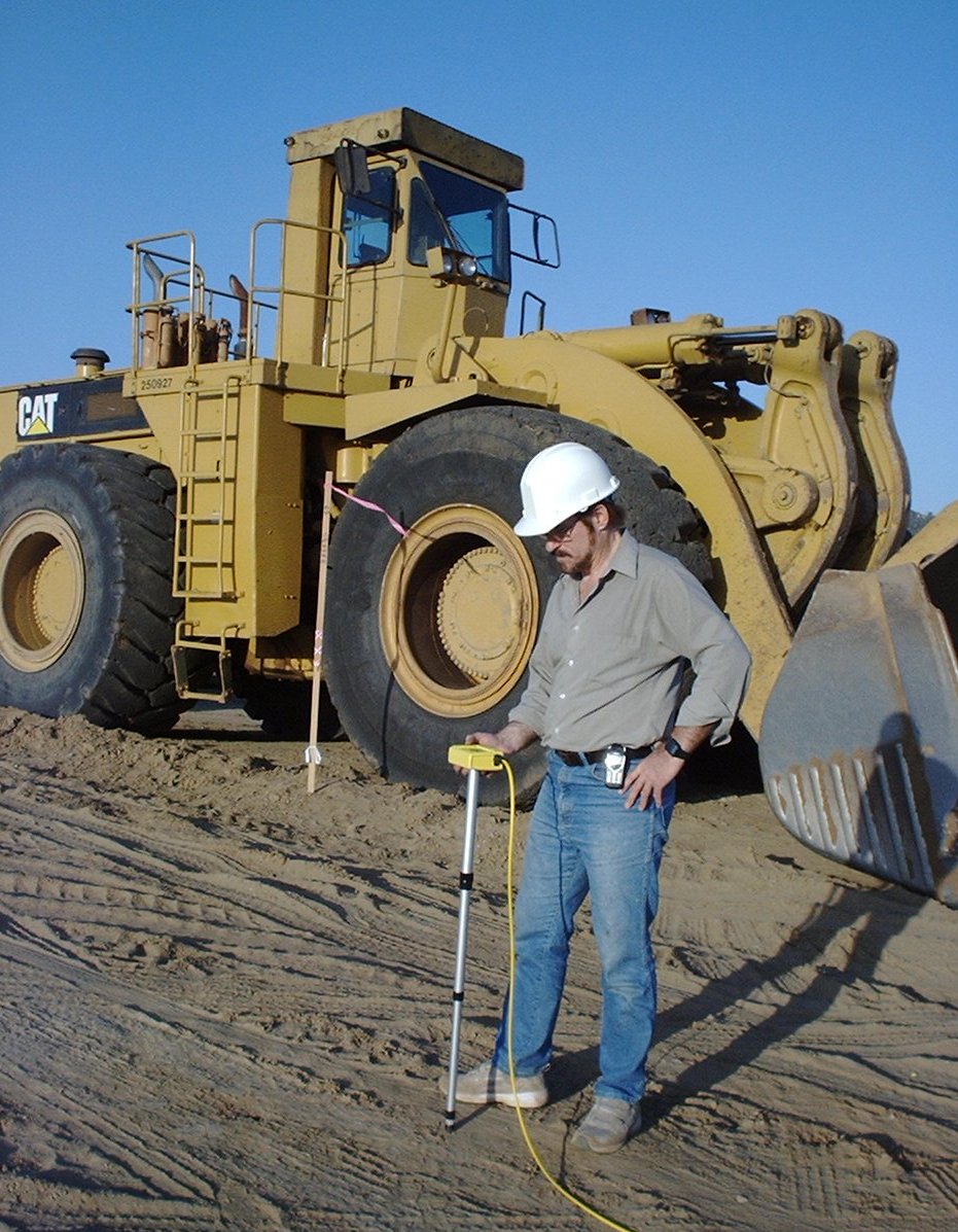 Ziplevel Pro 2000 High Precision Altimeter With Unipod, Protective Boot, Anchoring Stakes, And User Guide