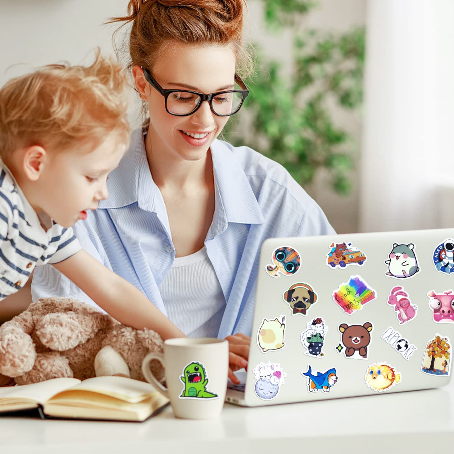 Stickers 200 Pcs Cute Sticker Pack, Waterproof Vinyl Stickers, Stickers For Water Bottle Laptop Phone Macbook Scooter Scrapbook