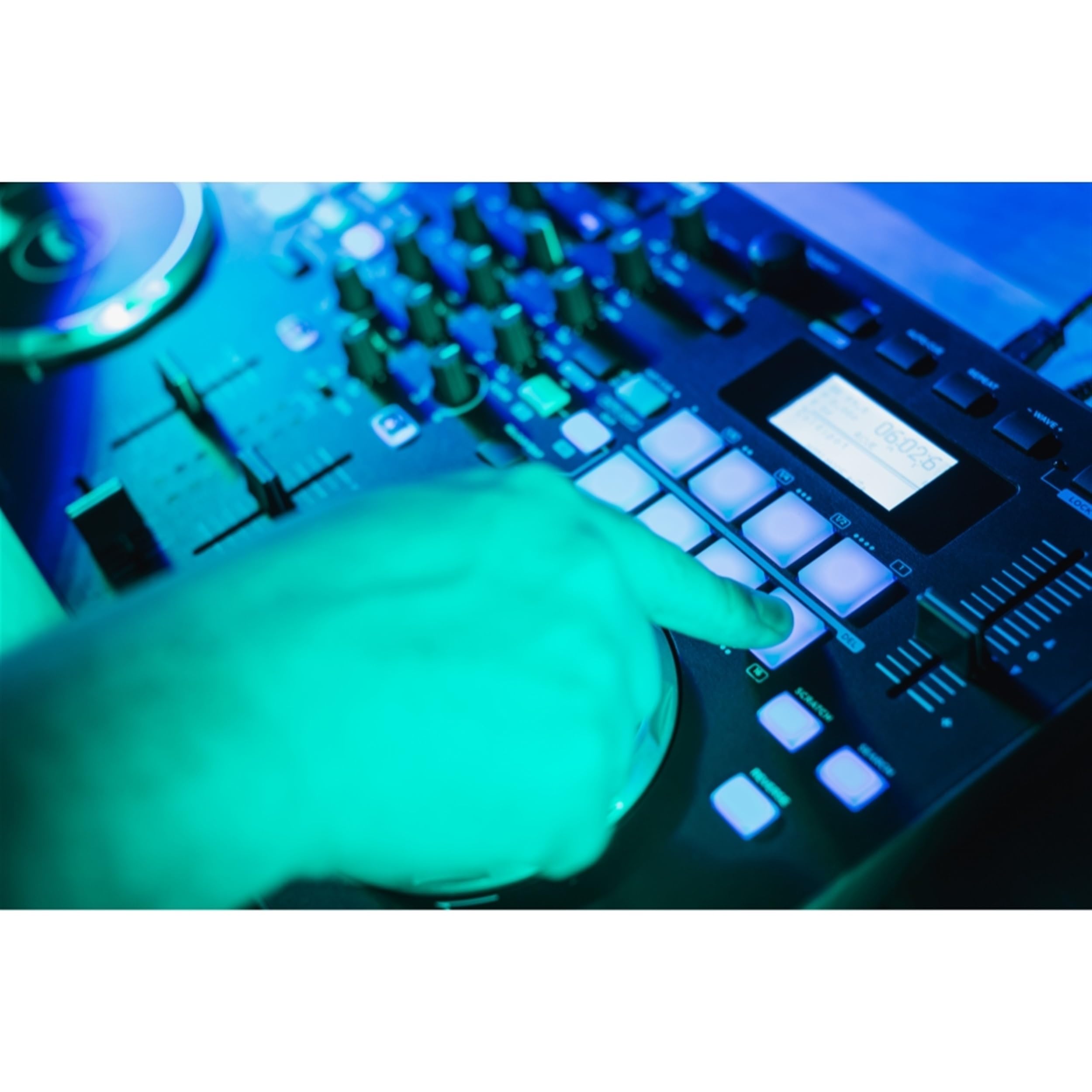 Gemini Sound GMX Versatile DJ Controller & Media Player - Compact USB/MIDI System with VirtualDJ LE, Ideal for Mobile DJs & Live