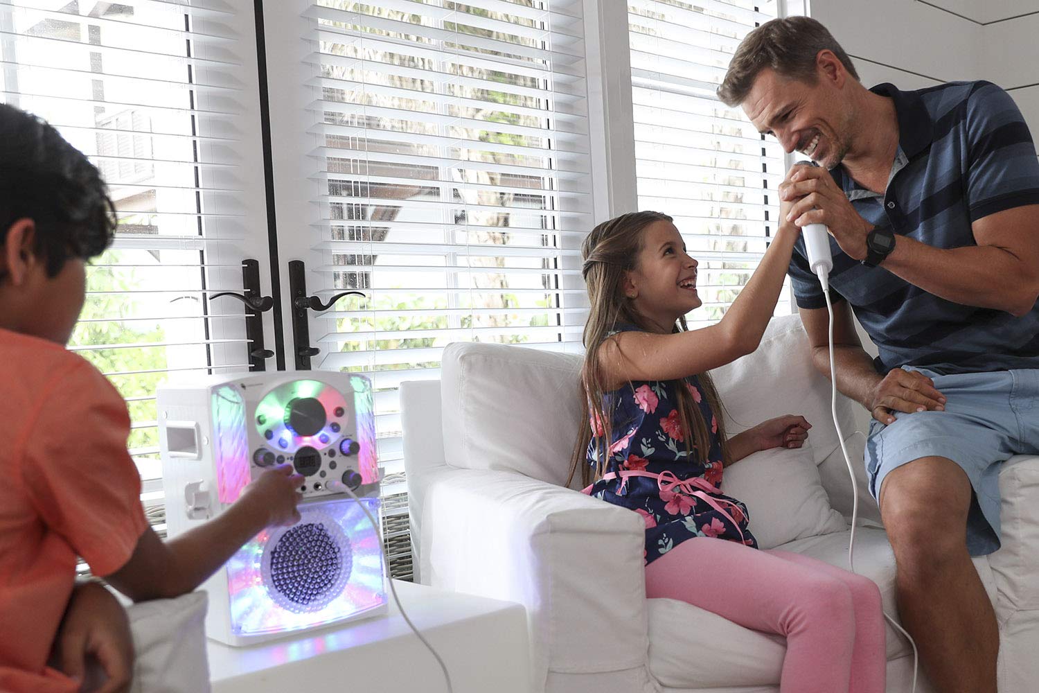 Singing Machine Sml625Btwd Karaoke Machine, Portable Bluetooth Cd+G Karaoke System, White