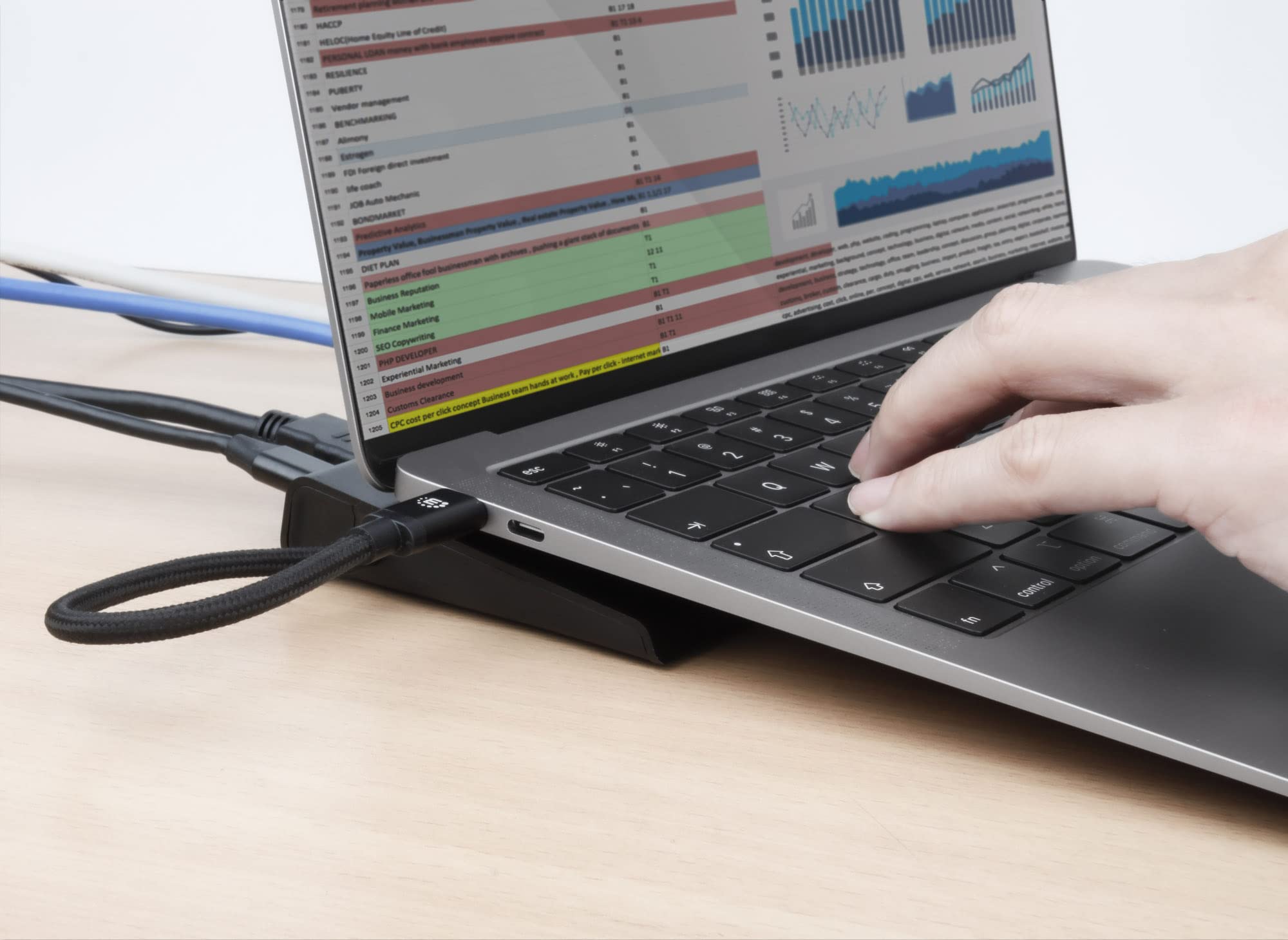 Manhattan Usb C 11 In 1 Docking Station  For 3 Display Monitors, Connect & Charge Devices Usb C To 4K Hdmi/Dp, 1080P Vga & 3 Usb