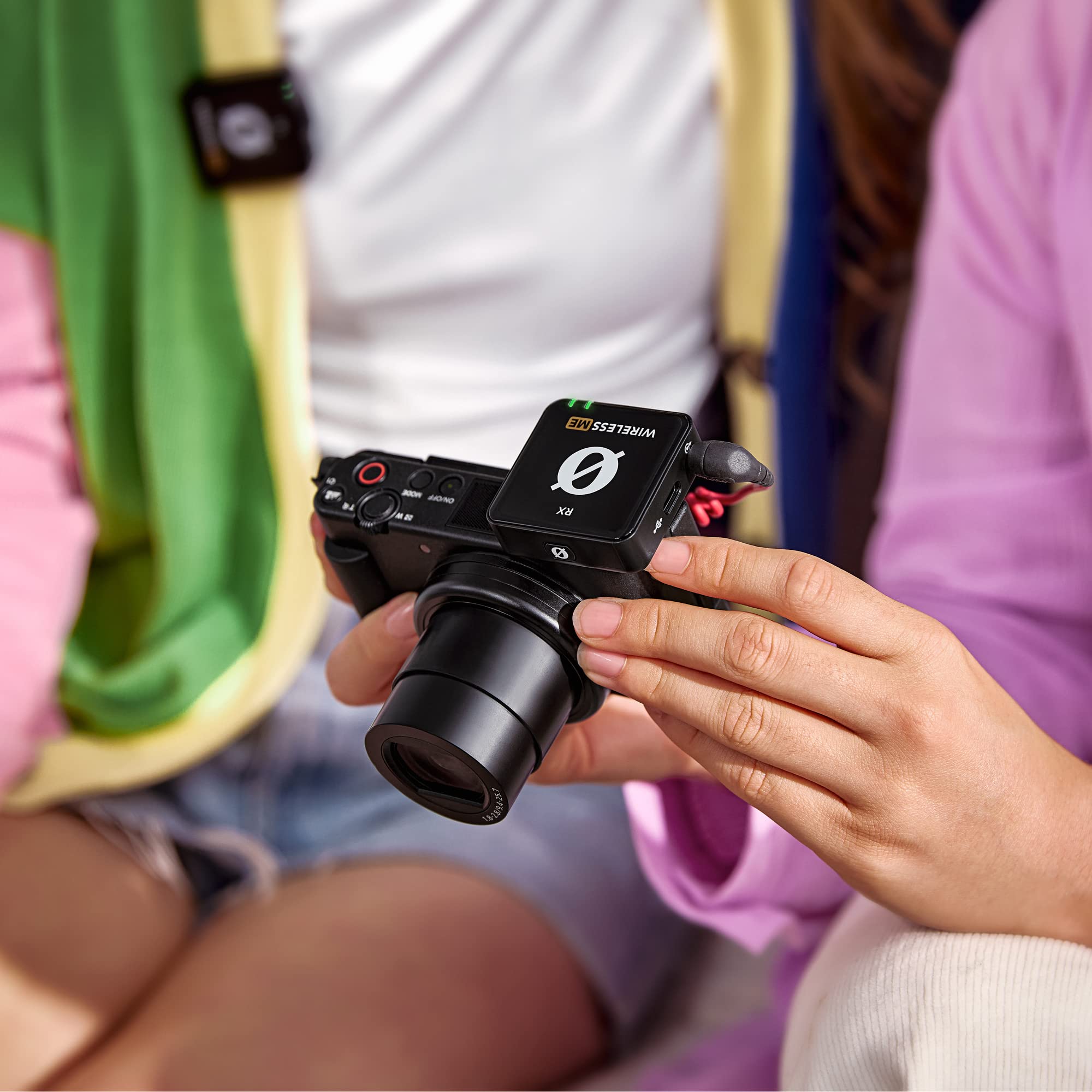 Rde Wireless Me Ultra-Compact Wireless Microphone System With Built-In Microphones, Gainassist Technology And 100M Range For Fil