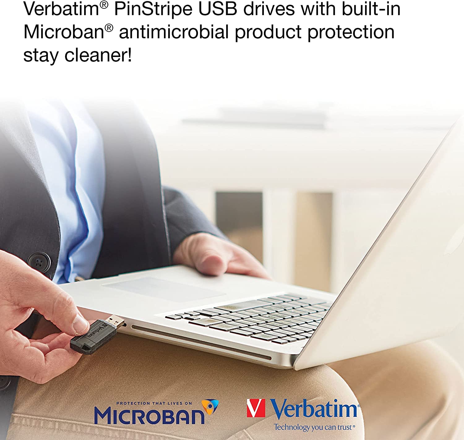 Verbatim 32Gb Pinstripe Usb 2.0 Flash Drive Retractable Thumb Drive   Black