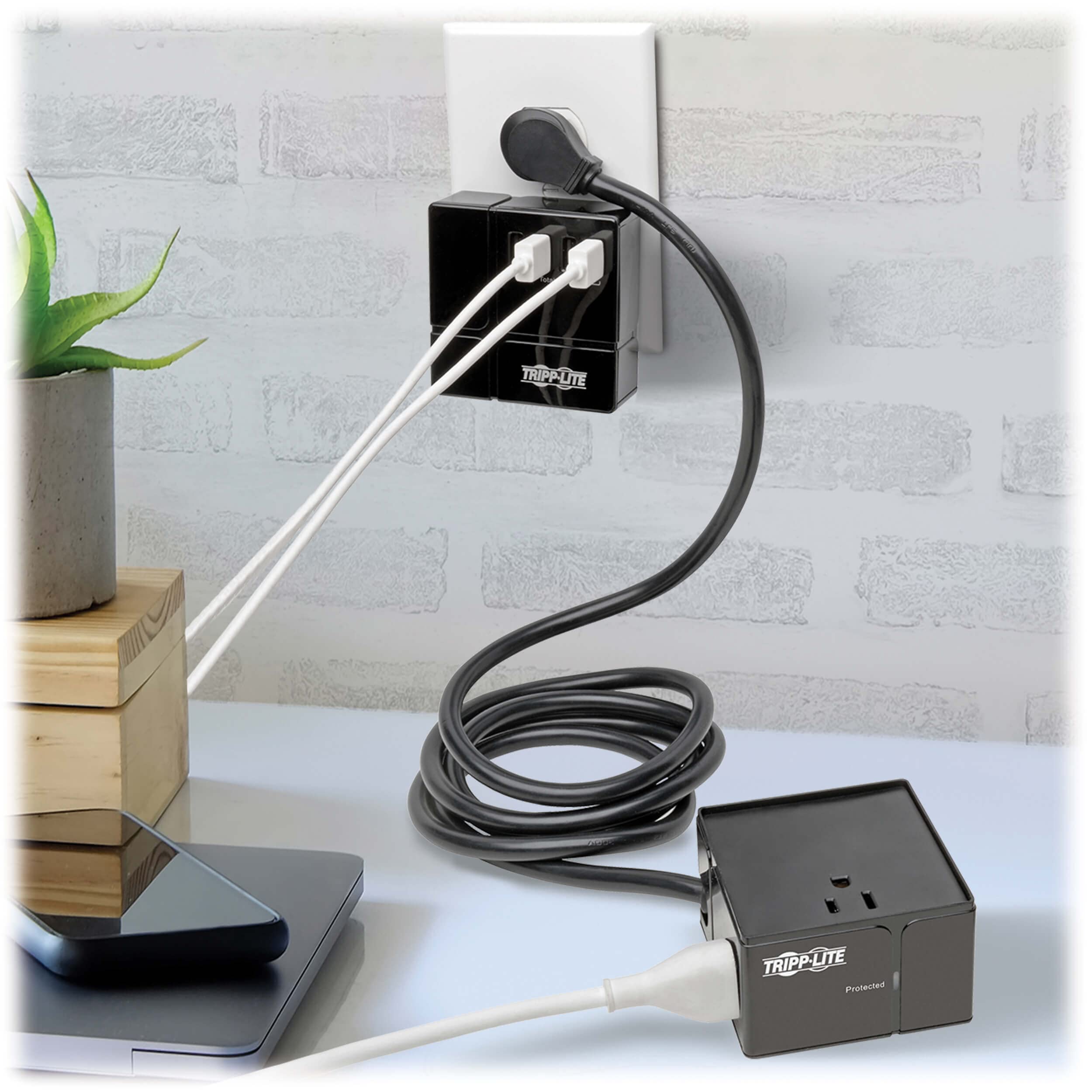 Surge Prtcor 3 Out 6 Usb