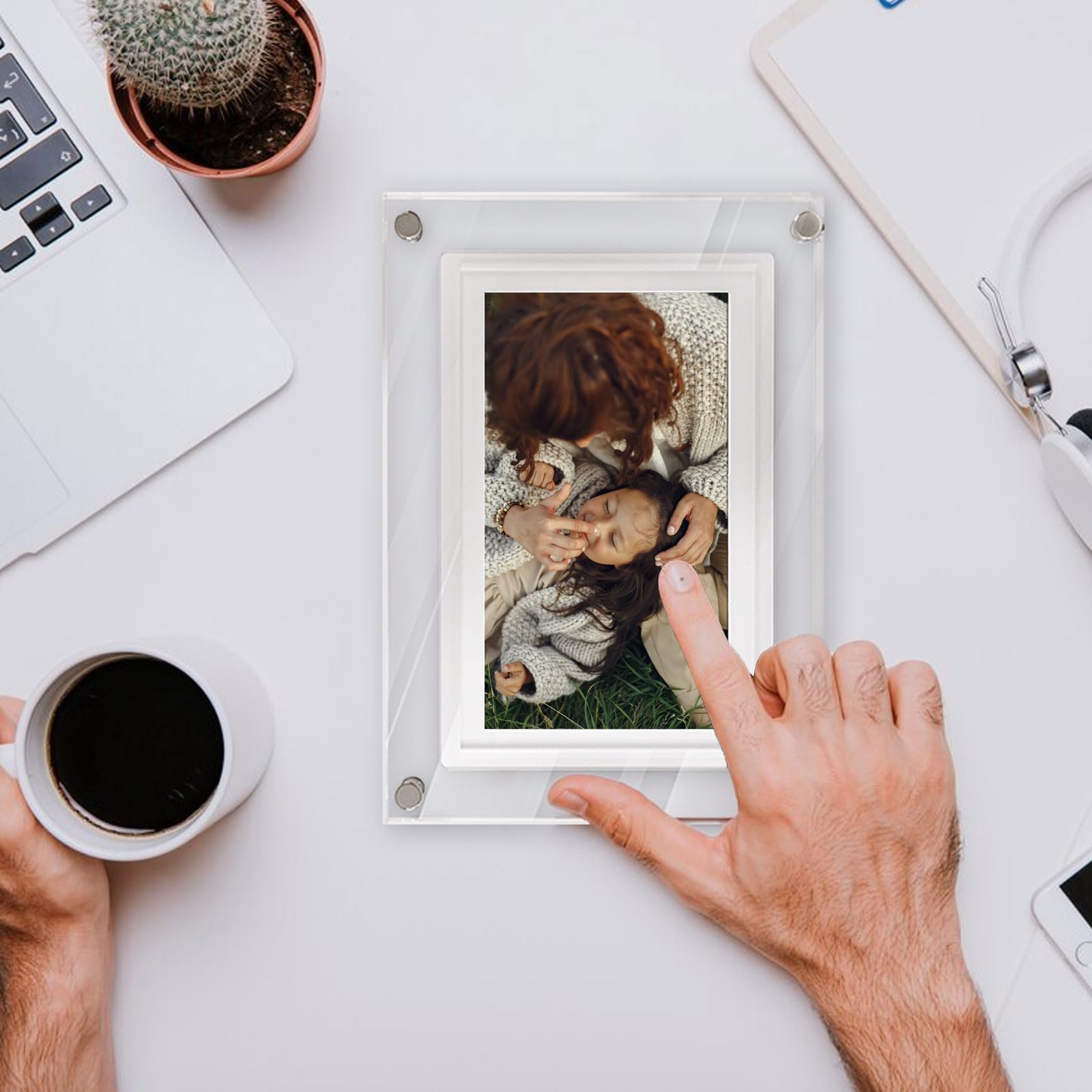 Frameo 7 Inch Wifi Digital Picture Frame, Smart Digital Photo Frame 1280X800 Hd Ips Touchscreen, 32Gb Memory, Auto Rotate, Photo