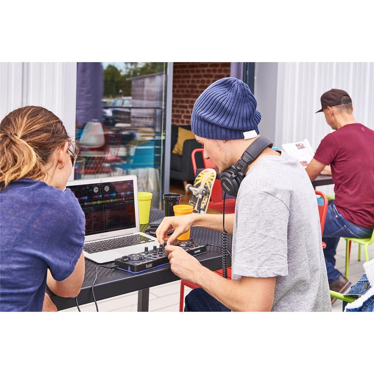 Hercules Dj Djcontrol Starlight | Pocket Usb Dj Controller With Serato Dj Lite, Touch Sensitive Jog Wheels, Built In Sound Card