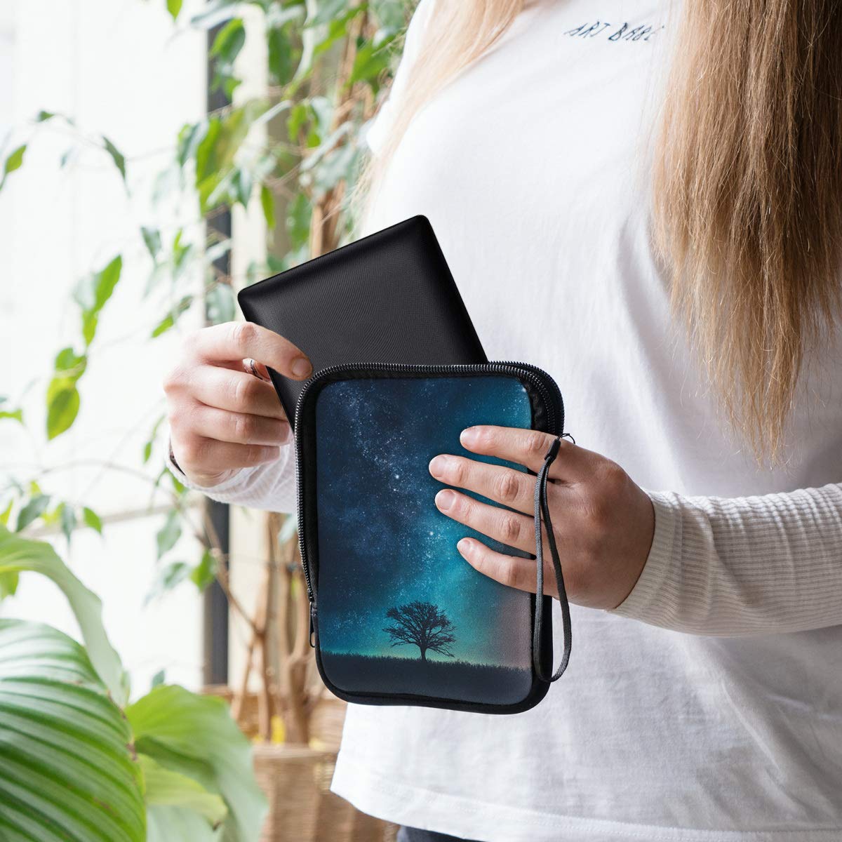 Kwmobile Neoprene E-Reader Pouch Size 6 Ereader - Universal Ebook Sleeve Case With Zipper, Wrist Strap - Blue/Grey/Black