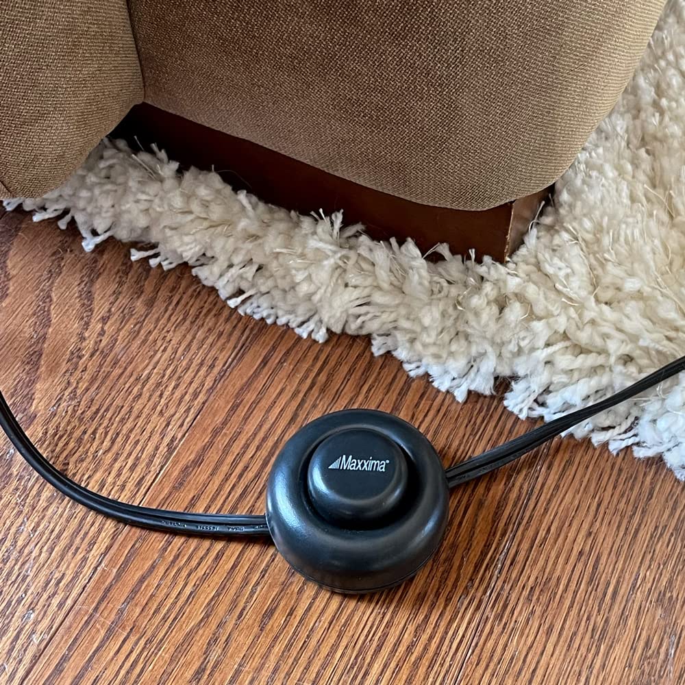 Maxxima 9 Ft 3 Outlet Extension Cord   Featuring An Easy To Use On/Off Foot Switch, Ideal To Plug In Lamps, Appliances, Lighting