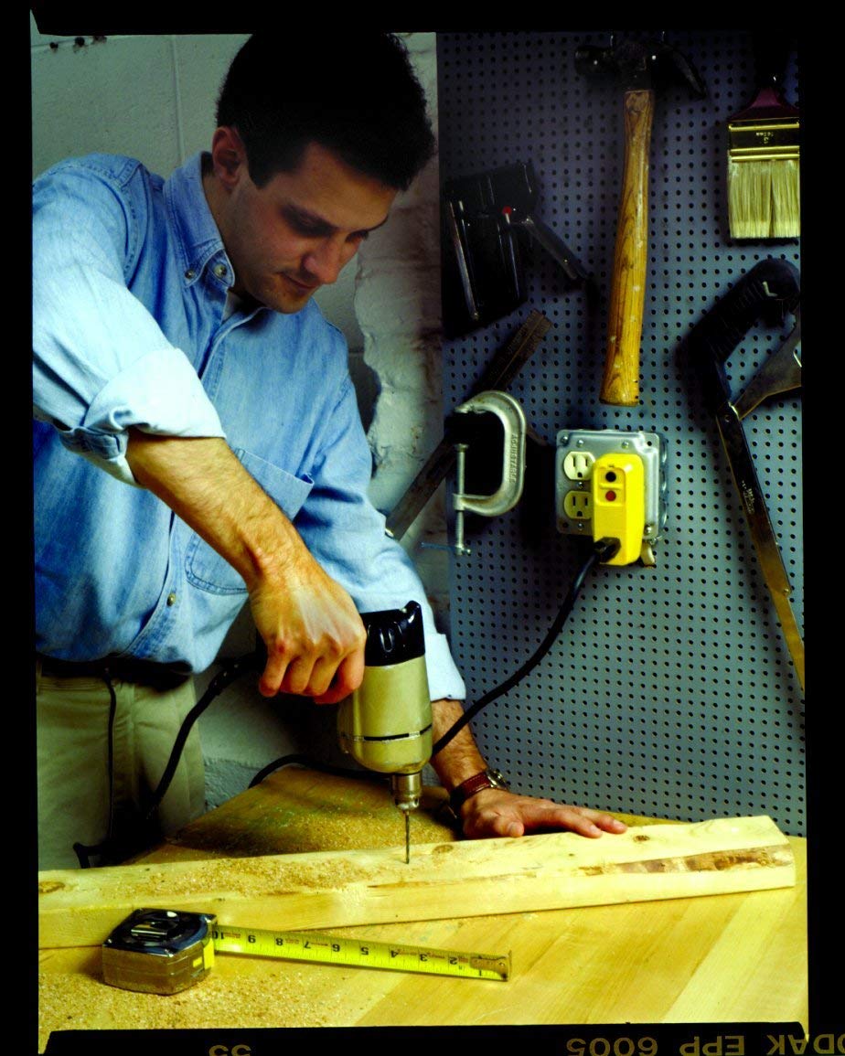 Tower Manufacturing 30439005 Auto Reset 15 Amp Grounded 3 Prong Gfci Single Outlet Adapter, Yellow (Thr?? ???K)