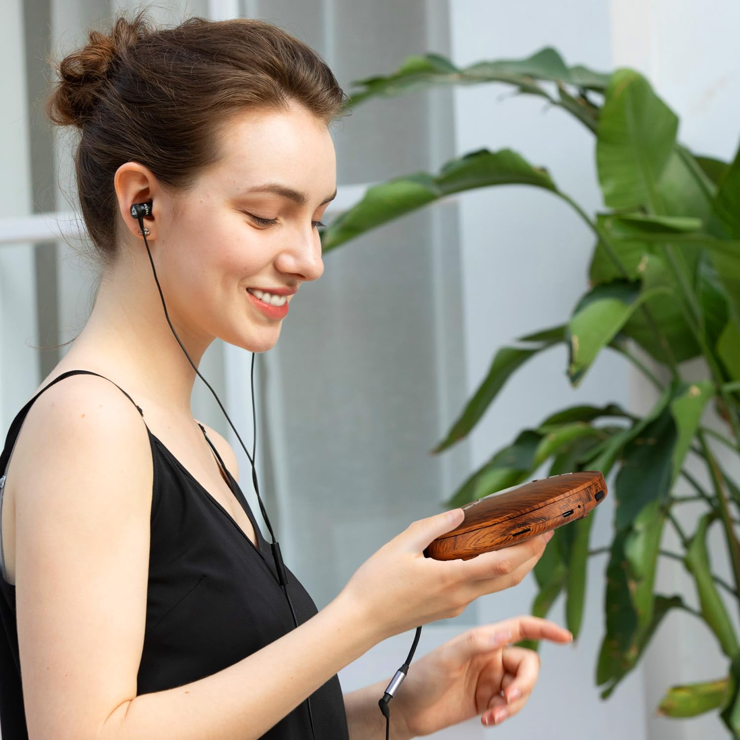 Klim Discman Portable Cd Player With A Built In Battery   New 2024   Ideal Car Cd Player With Earphones   Compatible Cd R Cd Rw