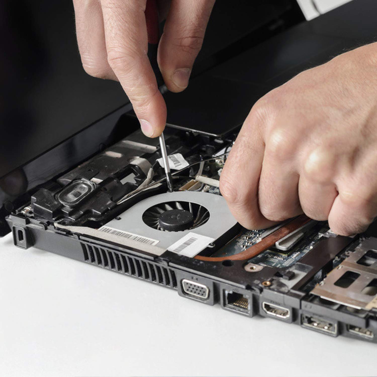 Vapker 200Pcs M5X10 Black Zinc Phillips Flat Head Computer Replacement Screws Case Fan Screws Computer Cooling Fan Mount Screws