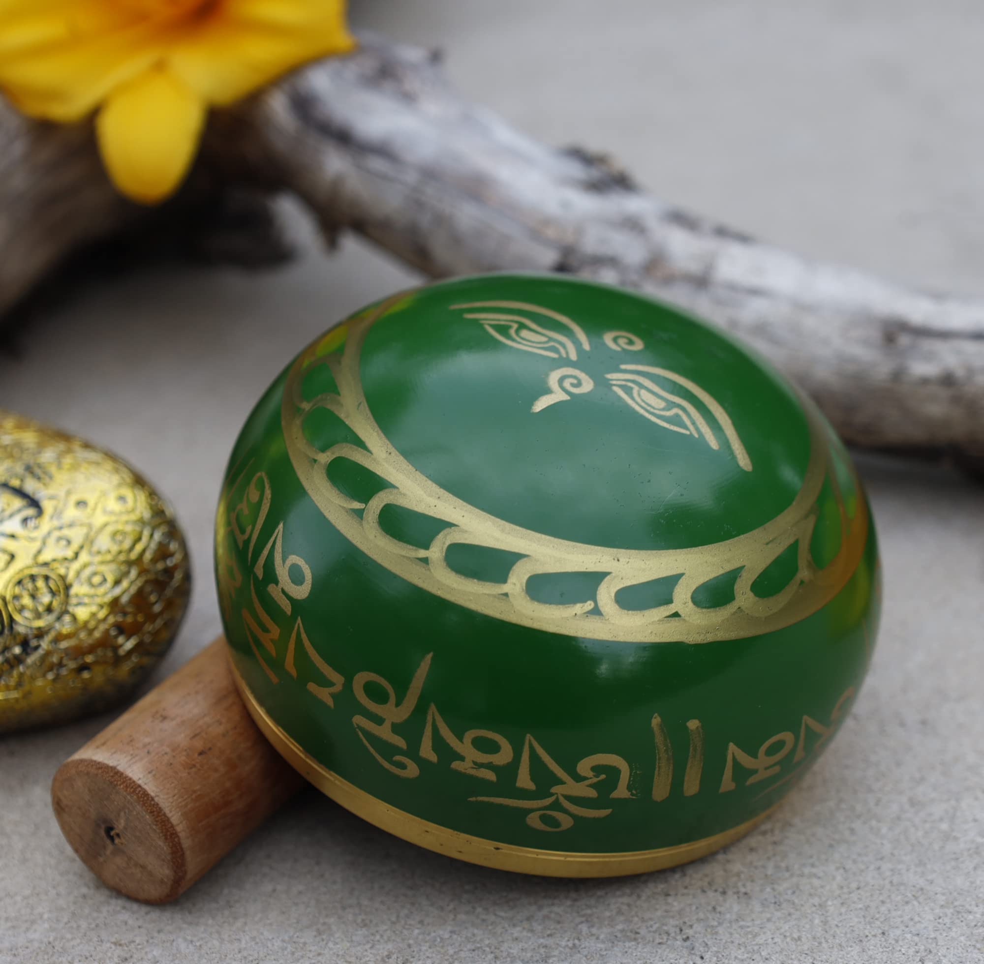 Dharmaobjects Tibetan Meditation Om Mani Singing Bowl/Cushion/Mallet (Green)