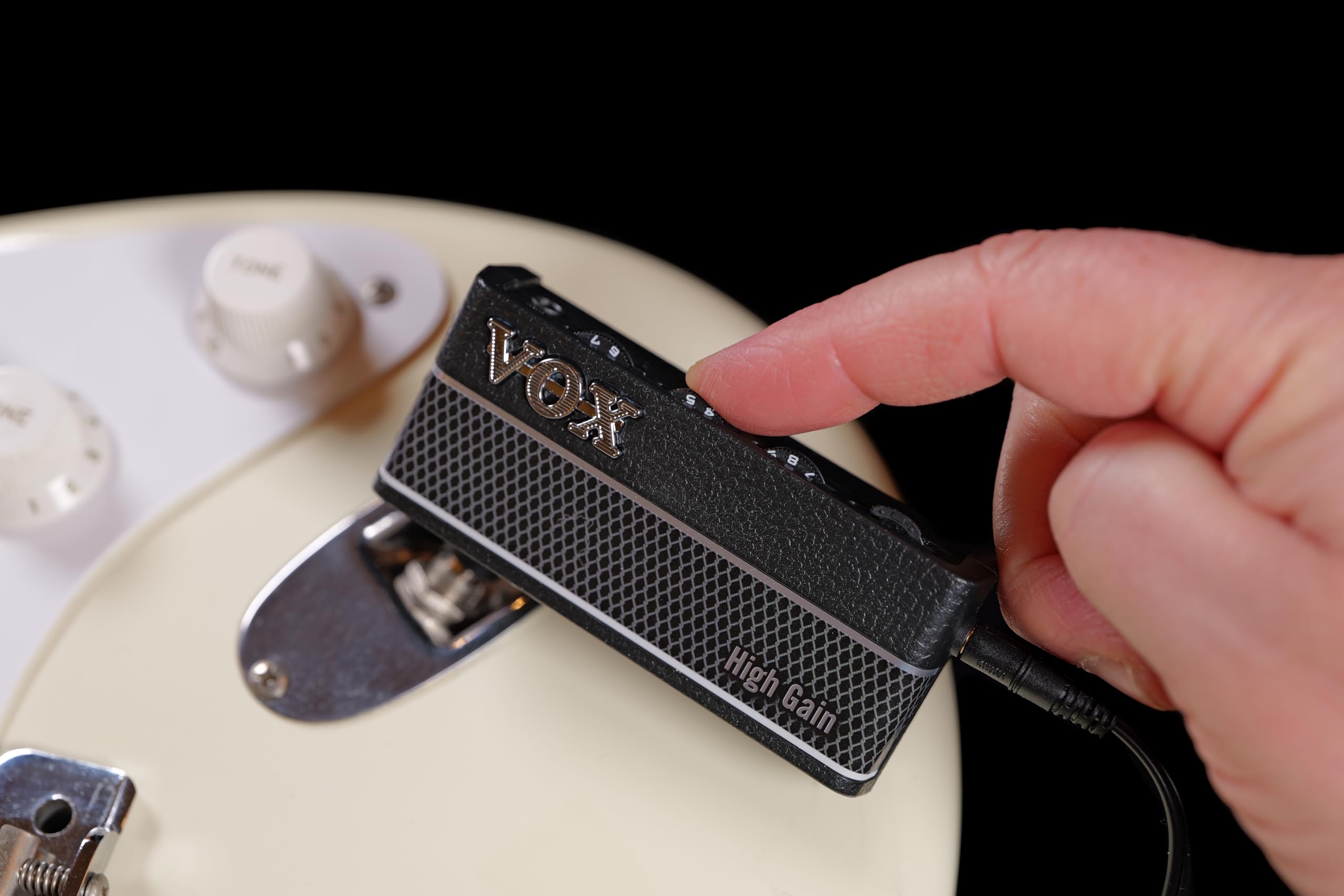 Vox Amplug 3 High Gain Headphone Guitar Amplifier W/ 2 Channels, Stereo Effects, Built-In Rhythms, And Aux In Jack