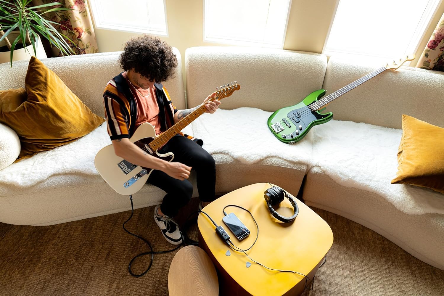 Fender Link I/O Portable Usb-C Audio Interface, Fits In Your Pocket, Provides Pristine, Bi-Directional Audio Over Usb Connection