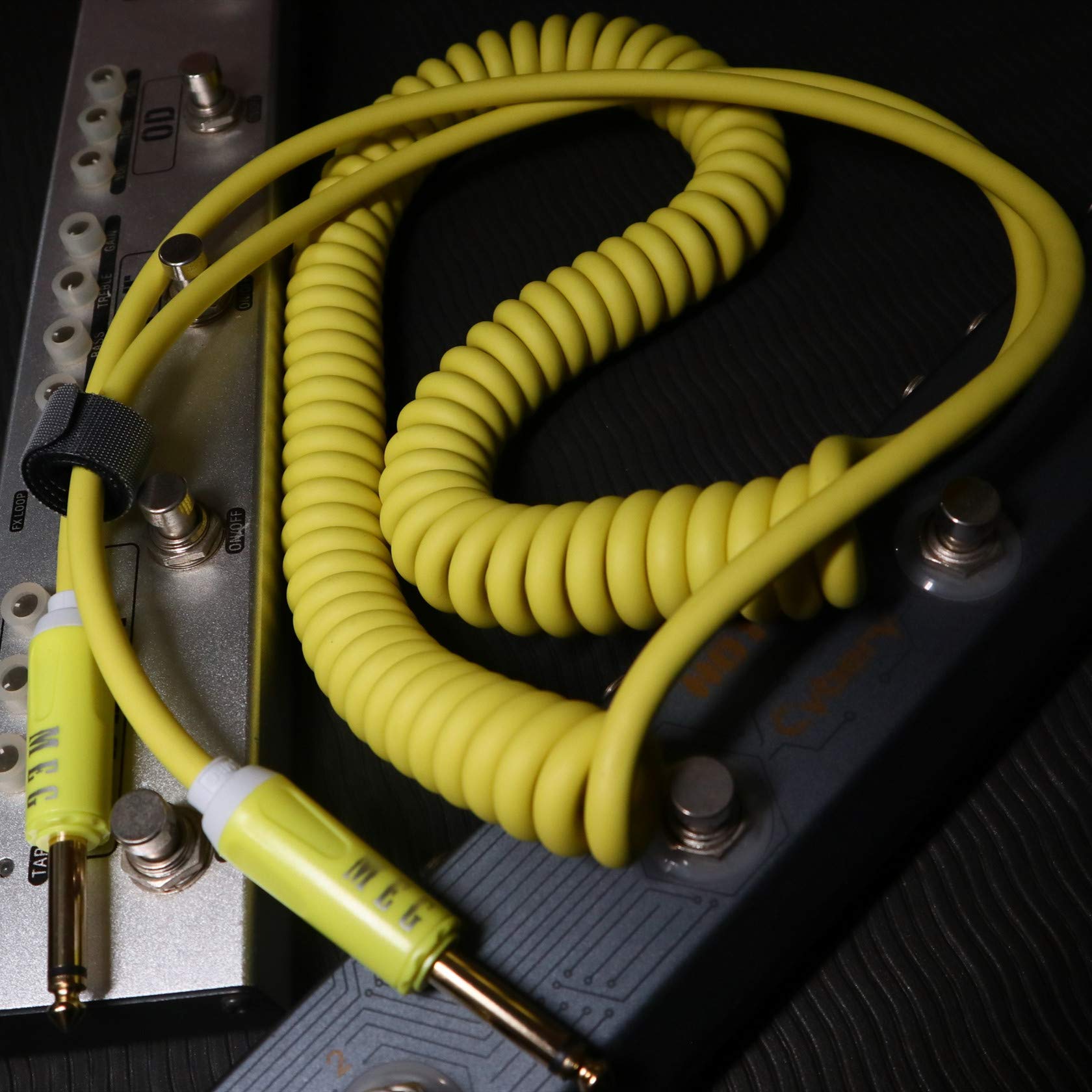 Aestivate Coiled Guitar Cable Electric Instrument Cable 10 Ft Curly Instrument Cable Coil Guitar Cable Stretchable Straight To Straight Dual Straight Plugs (Yellow)