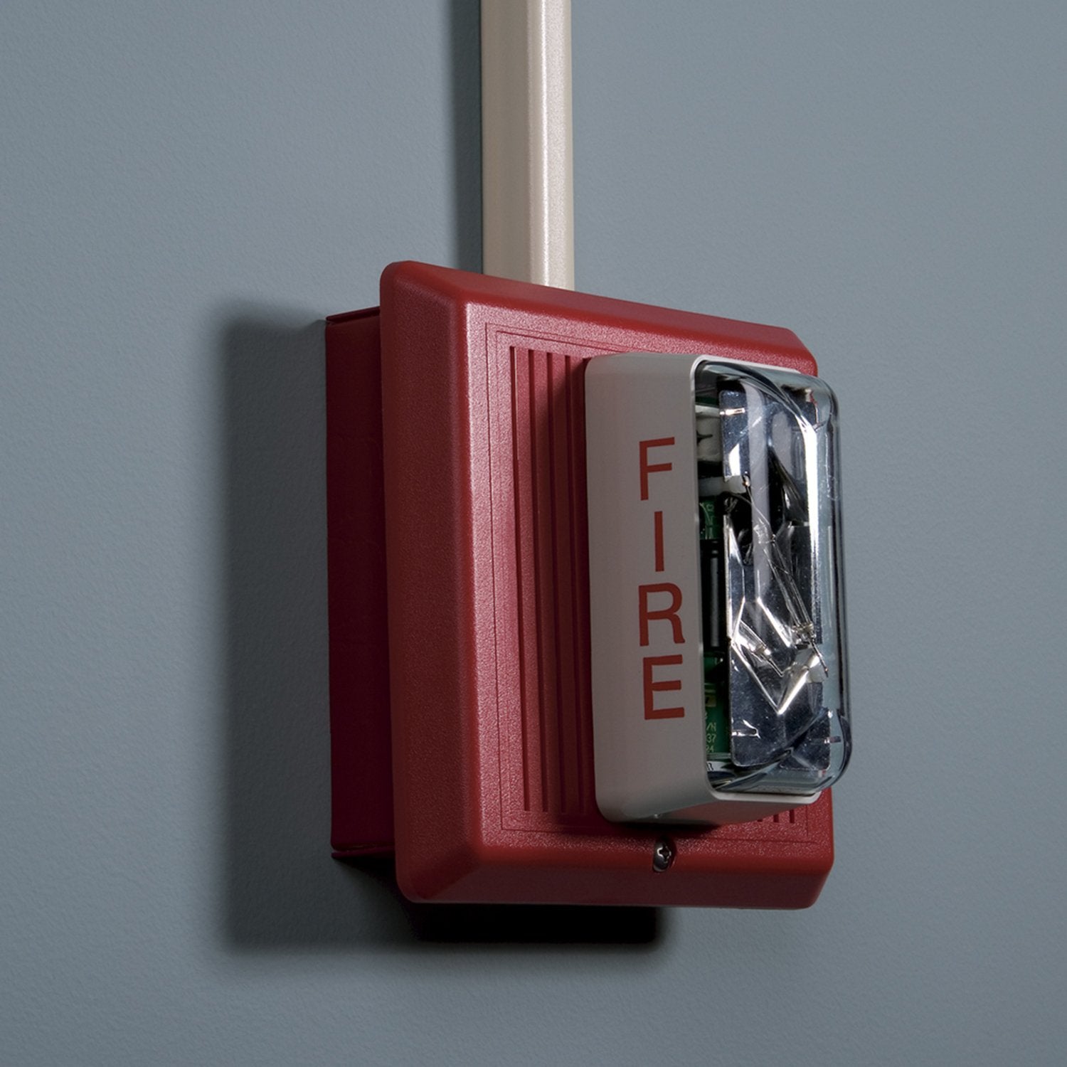 Legrand Wiremold V5739A Metal Raceway For Extending Power, 500 And 700 Series, 6 3/8'' Diameter Open Base Fixture Box, 1'' Deep,