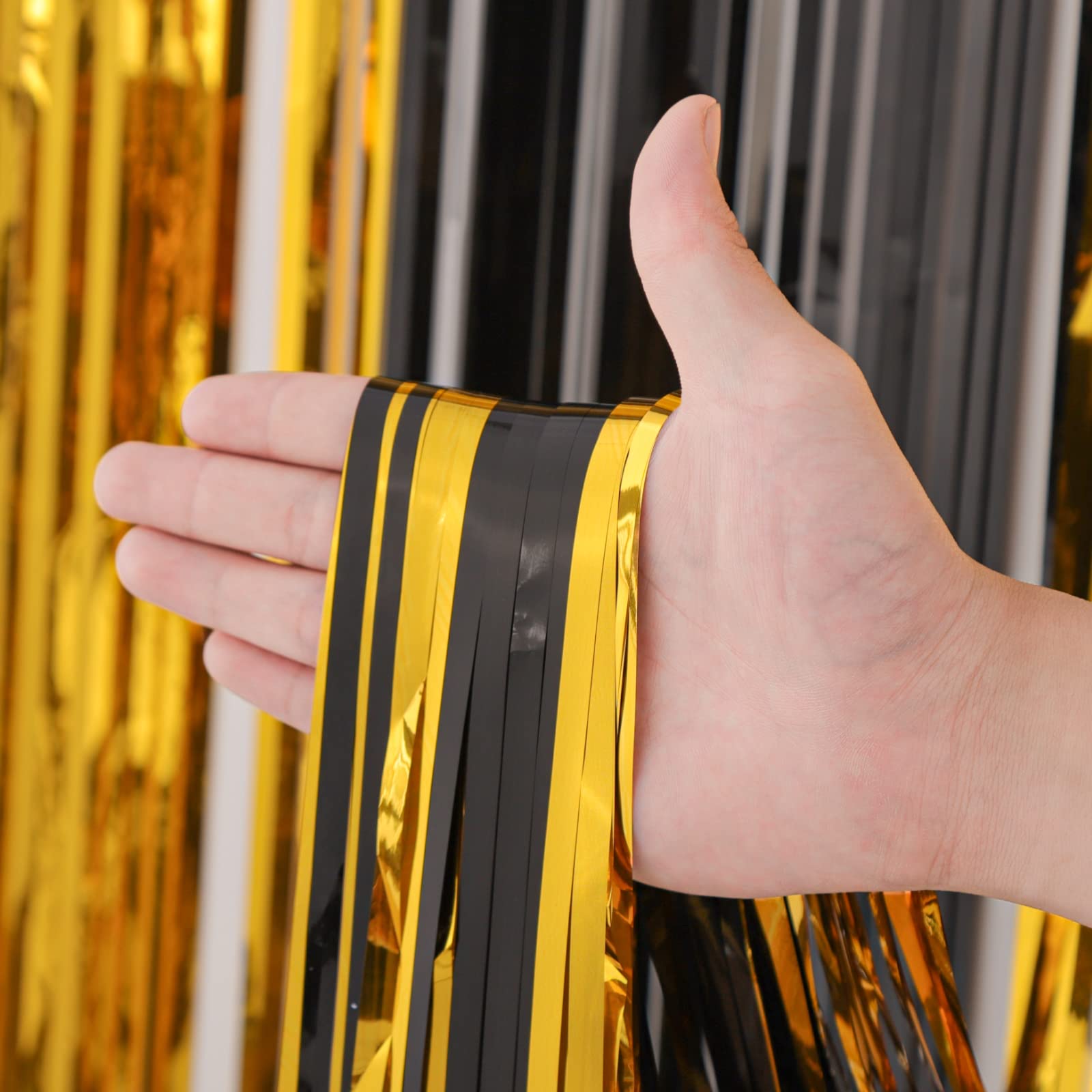 Voircoloria 2 Pack Black And Gold Tinsel Foil Fringe Curtains, Black And Gold Party Decorations, Metallic Tinsel Party Streamers